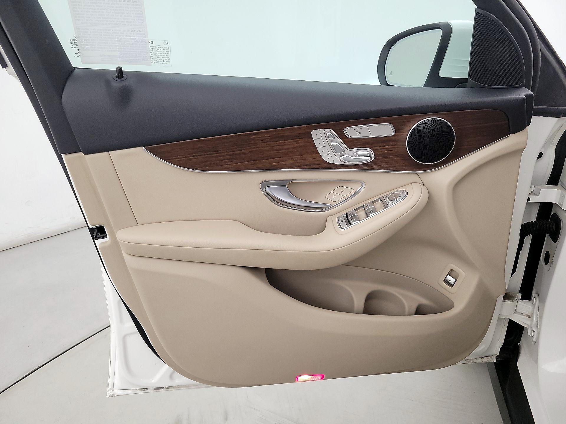 Thumbnail: 2022 Mercedes-Benz GLC - 12