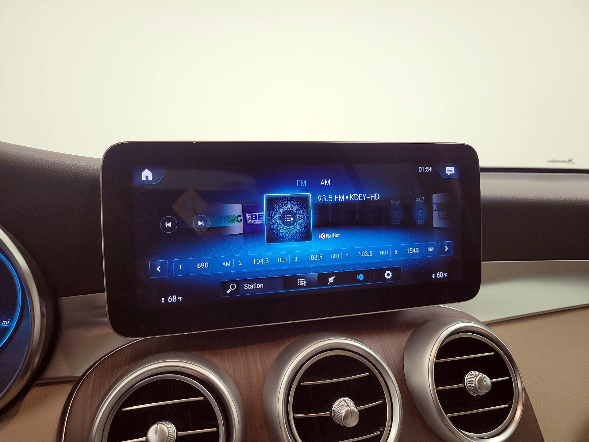 Thumbnail: 2022 Mercedes-Benz GLC - 15