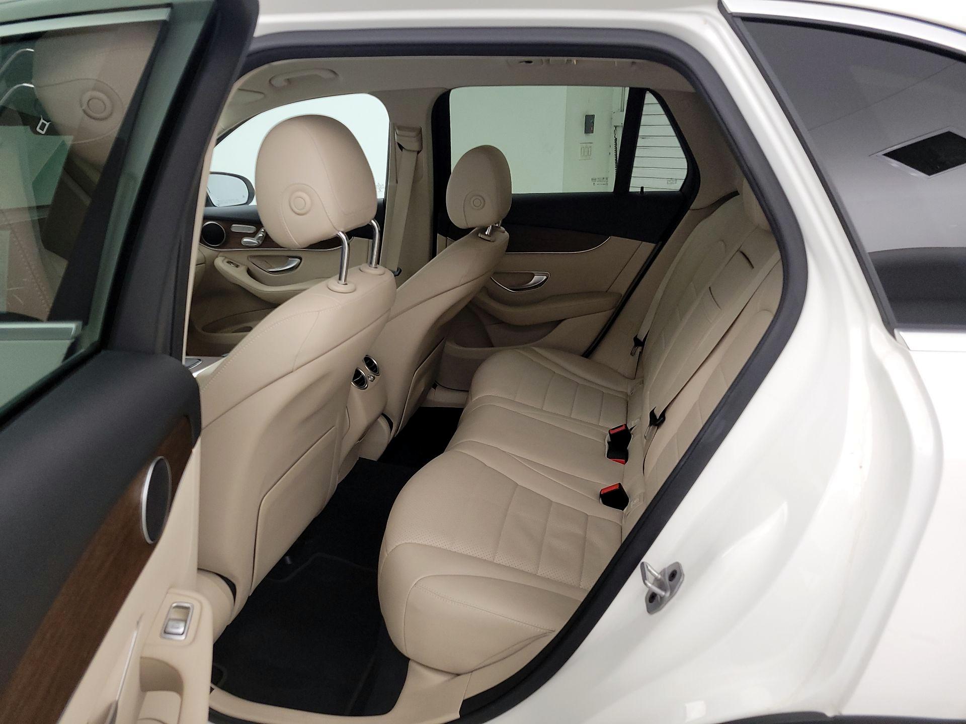 Thumbnail: 2022 Mercedes-Benz GLC - 19