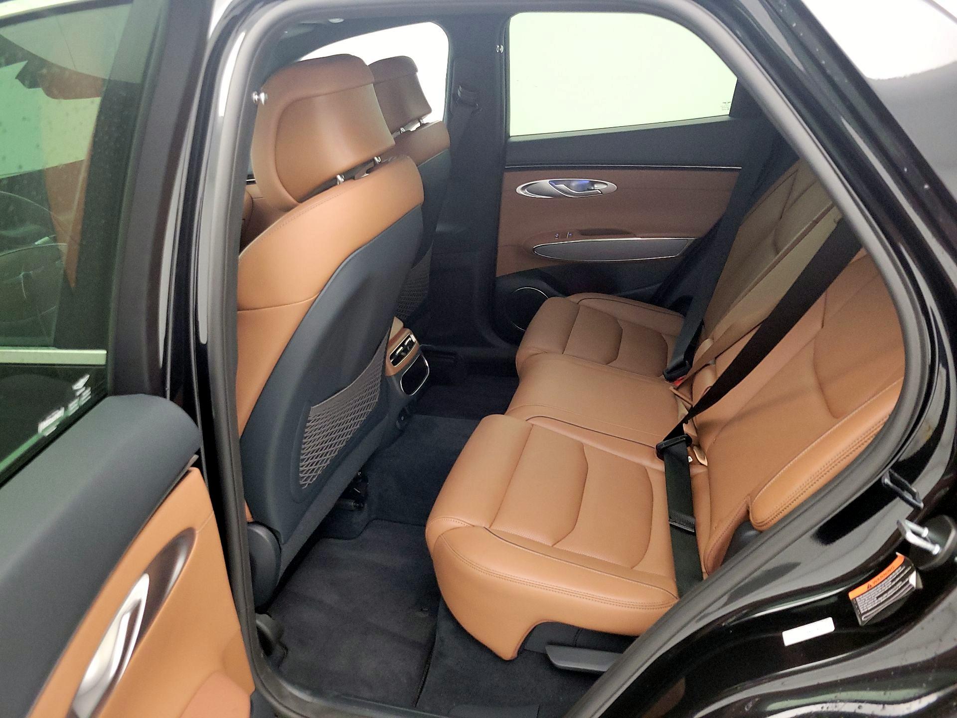 Thumbnail: 2025 Genesis GV70 - 19