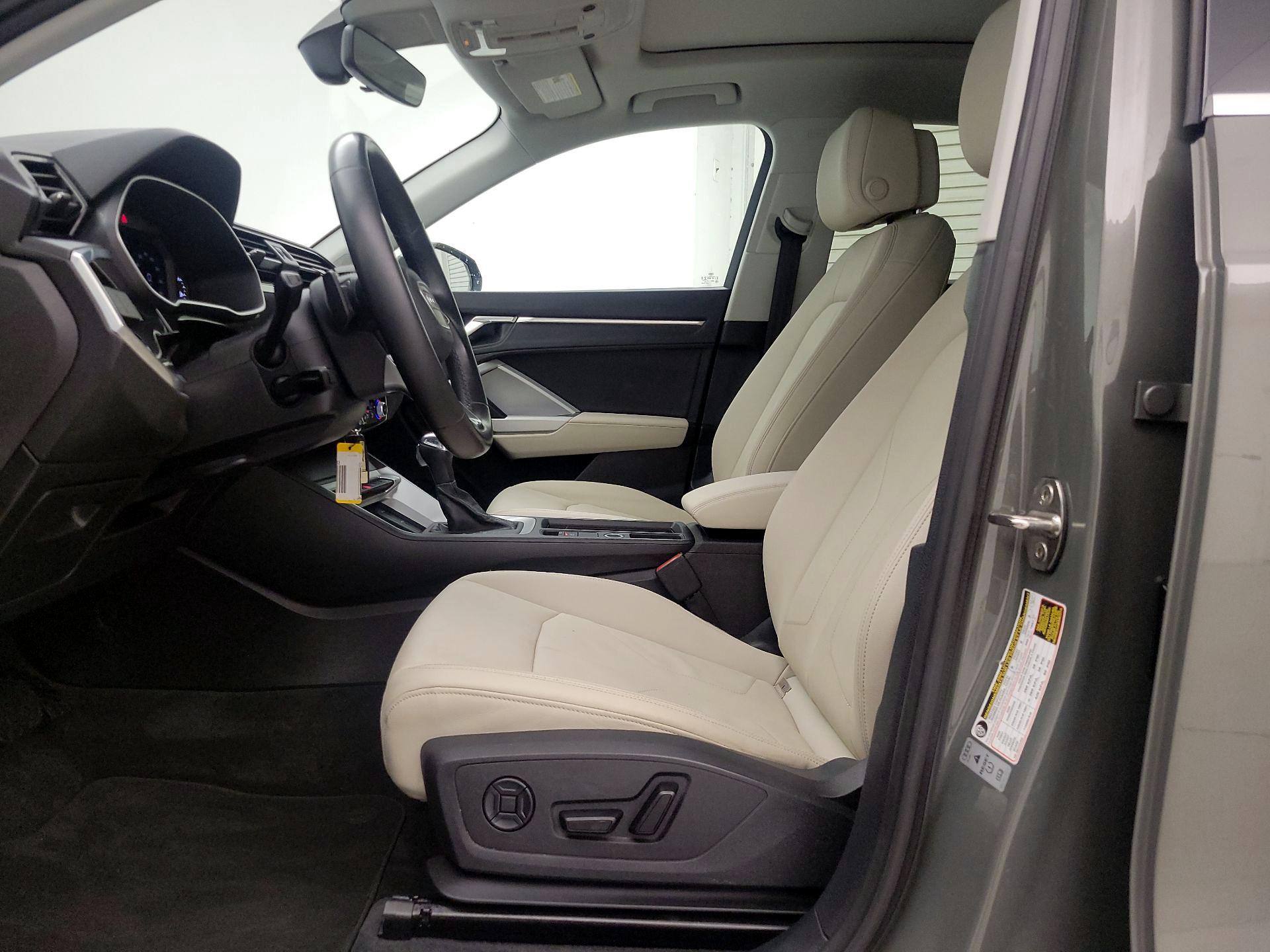 Thumbnail: 2022 Audi Q3 - 11