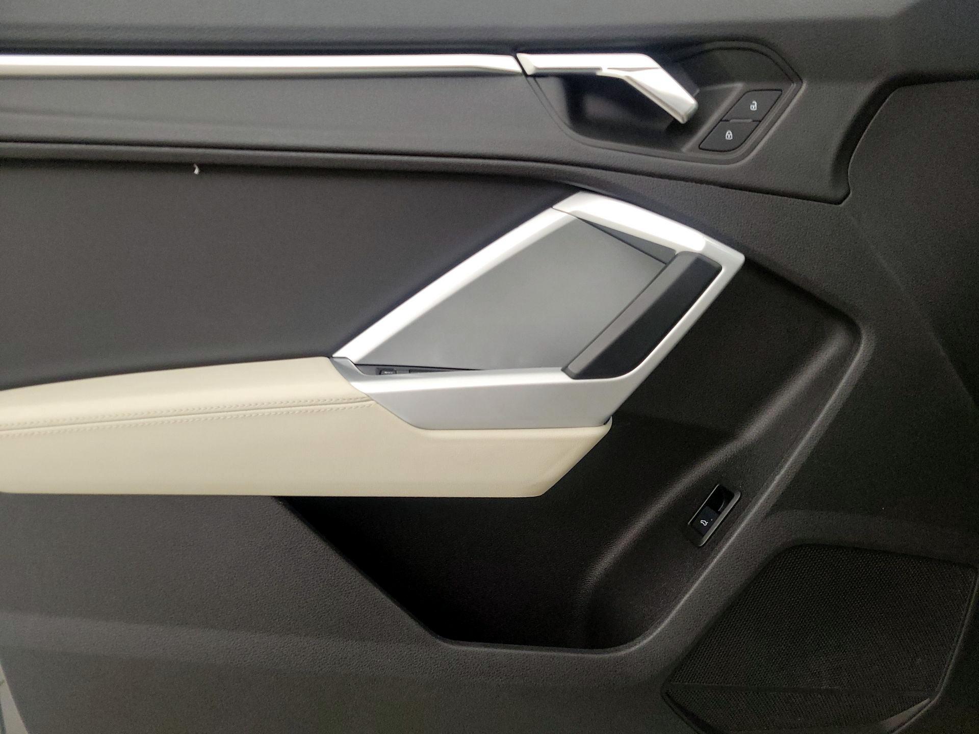 Thumbnail: 2022 Audi Q3 - 12