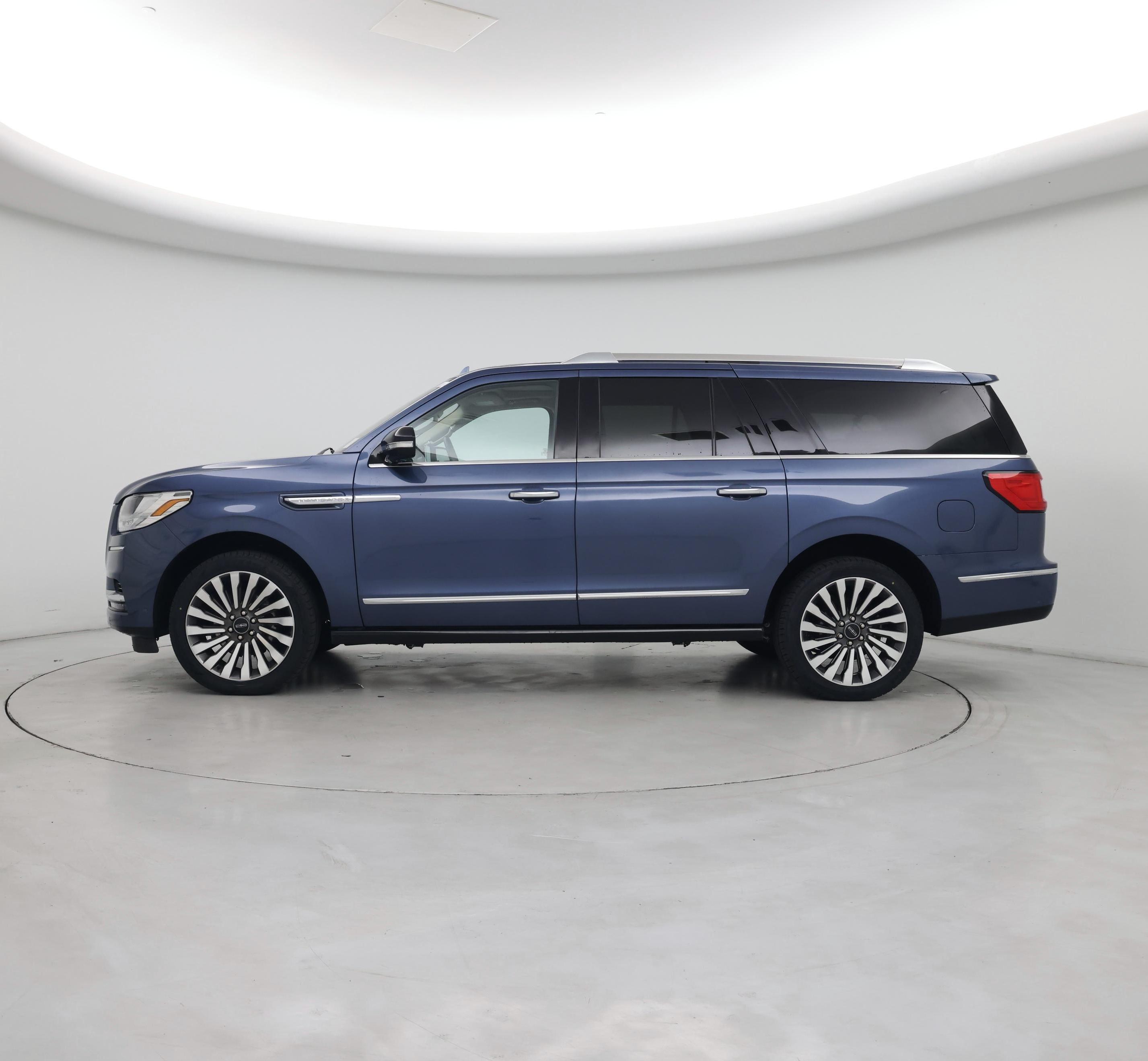 Thumbnail: 2019 Lincoln Navigator L - 3