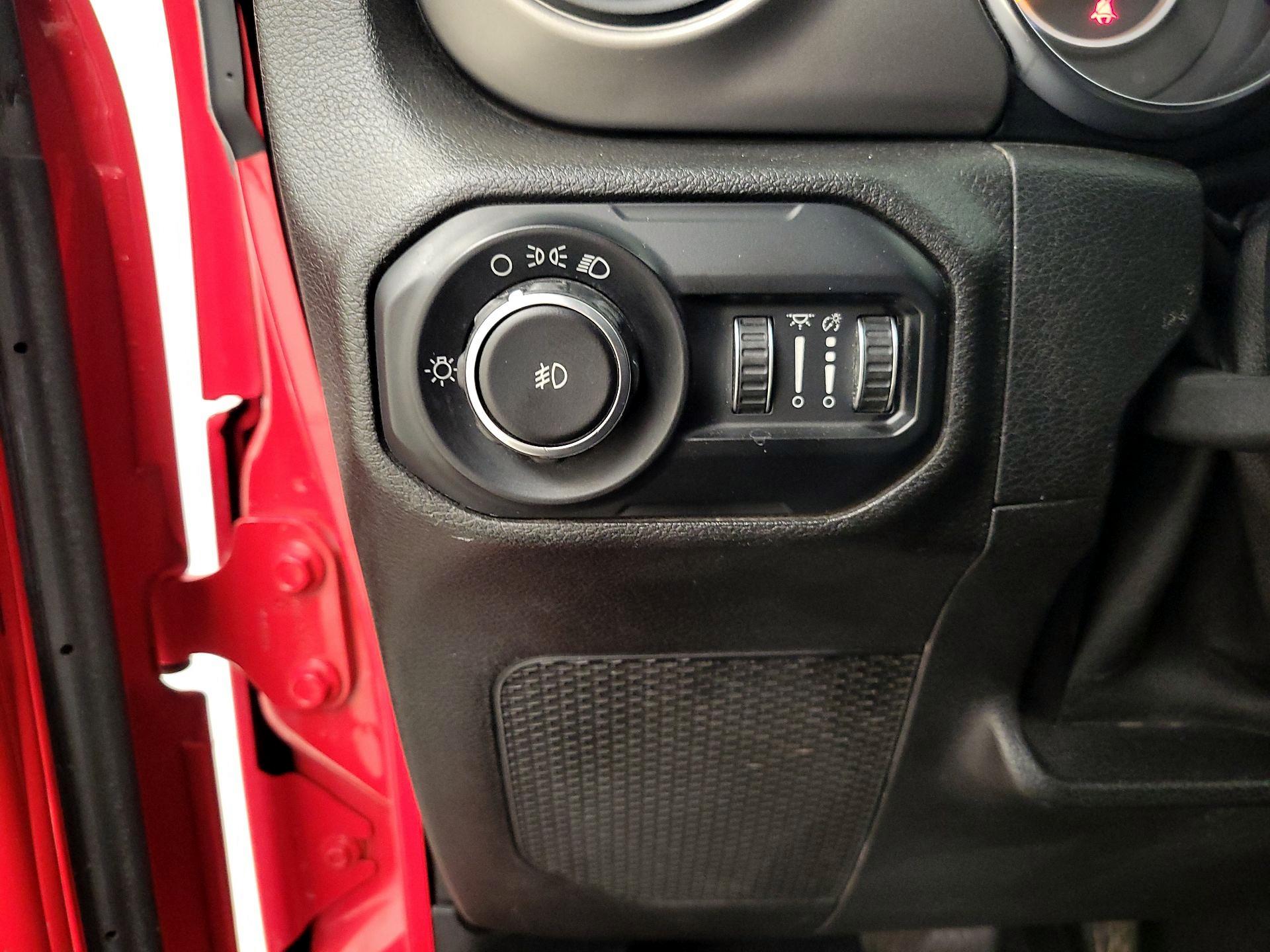 Thumbnail: 2020 Jeep Wrangler - 13