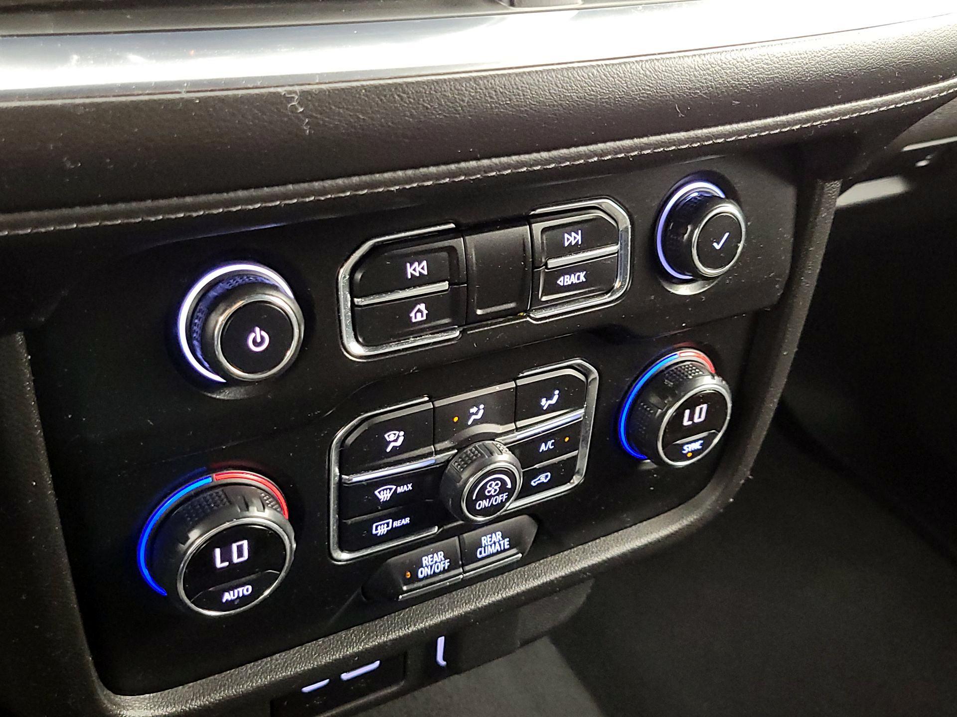 Thumbnail: 2021 Chevrolet Suburban - 16