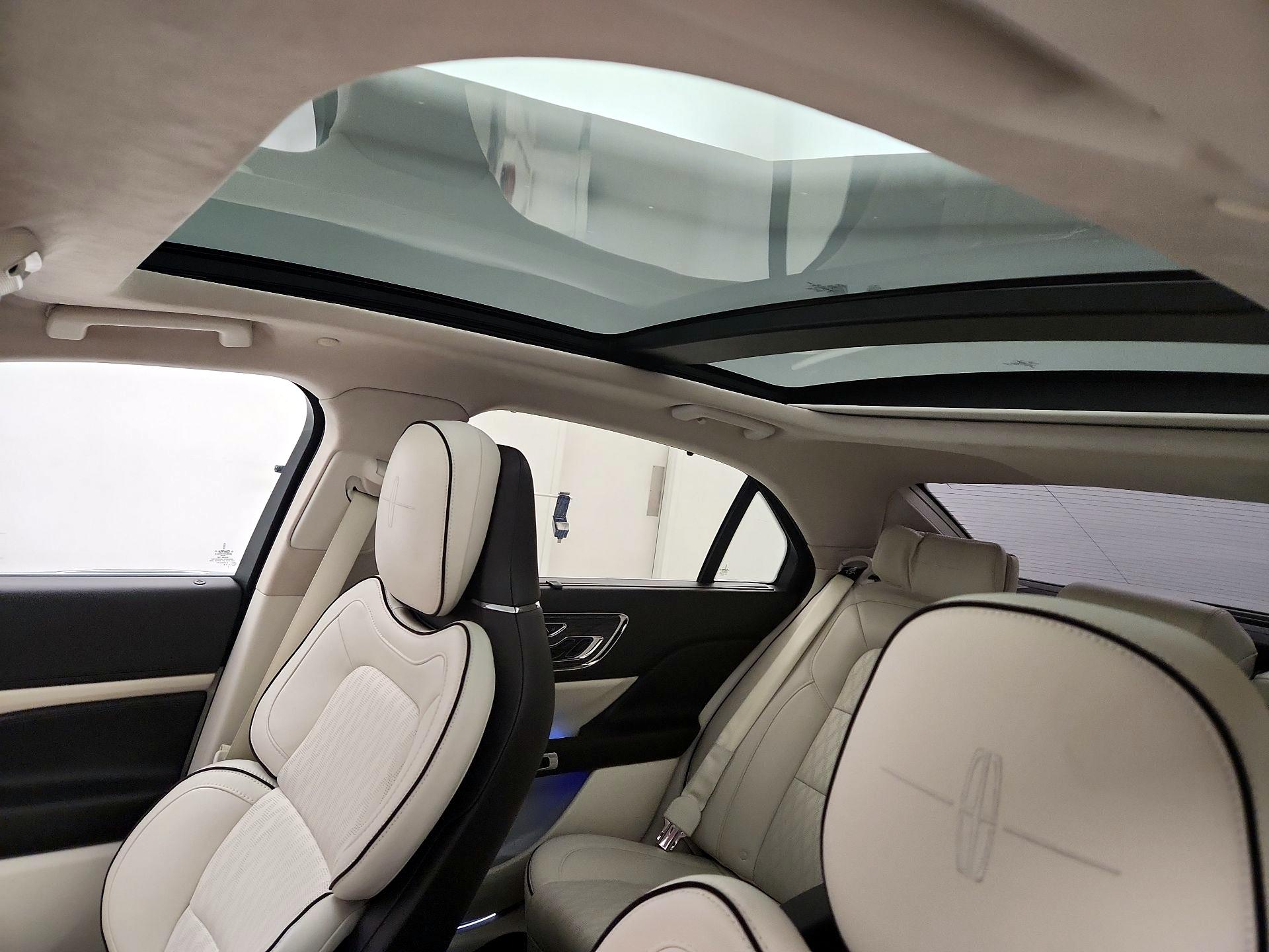 Thumbnail: 2018 Lincoln Continental - 20