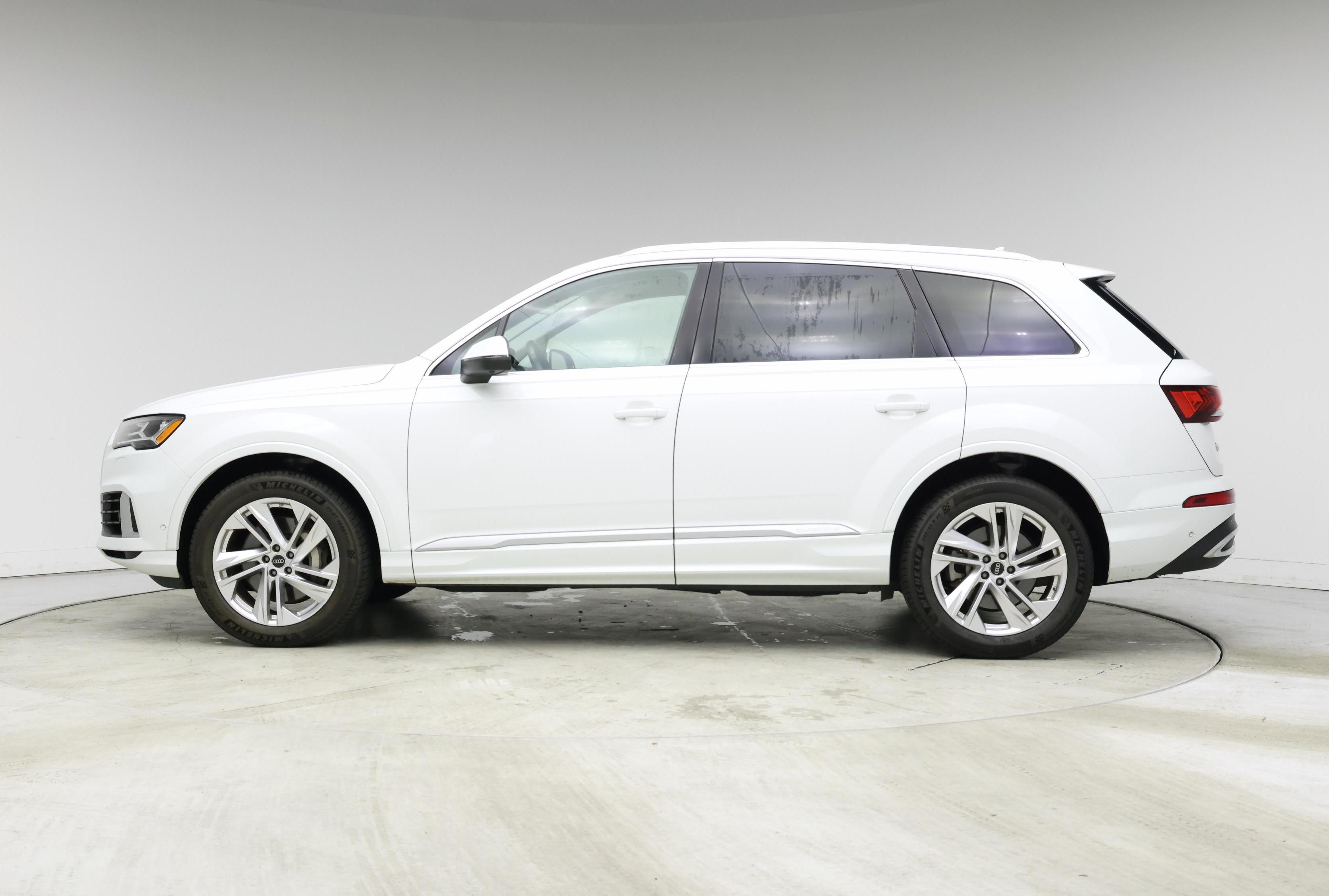 Thumbnail: 2023 Audi Q7 - 3