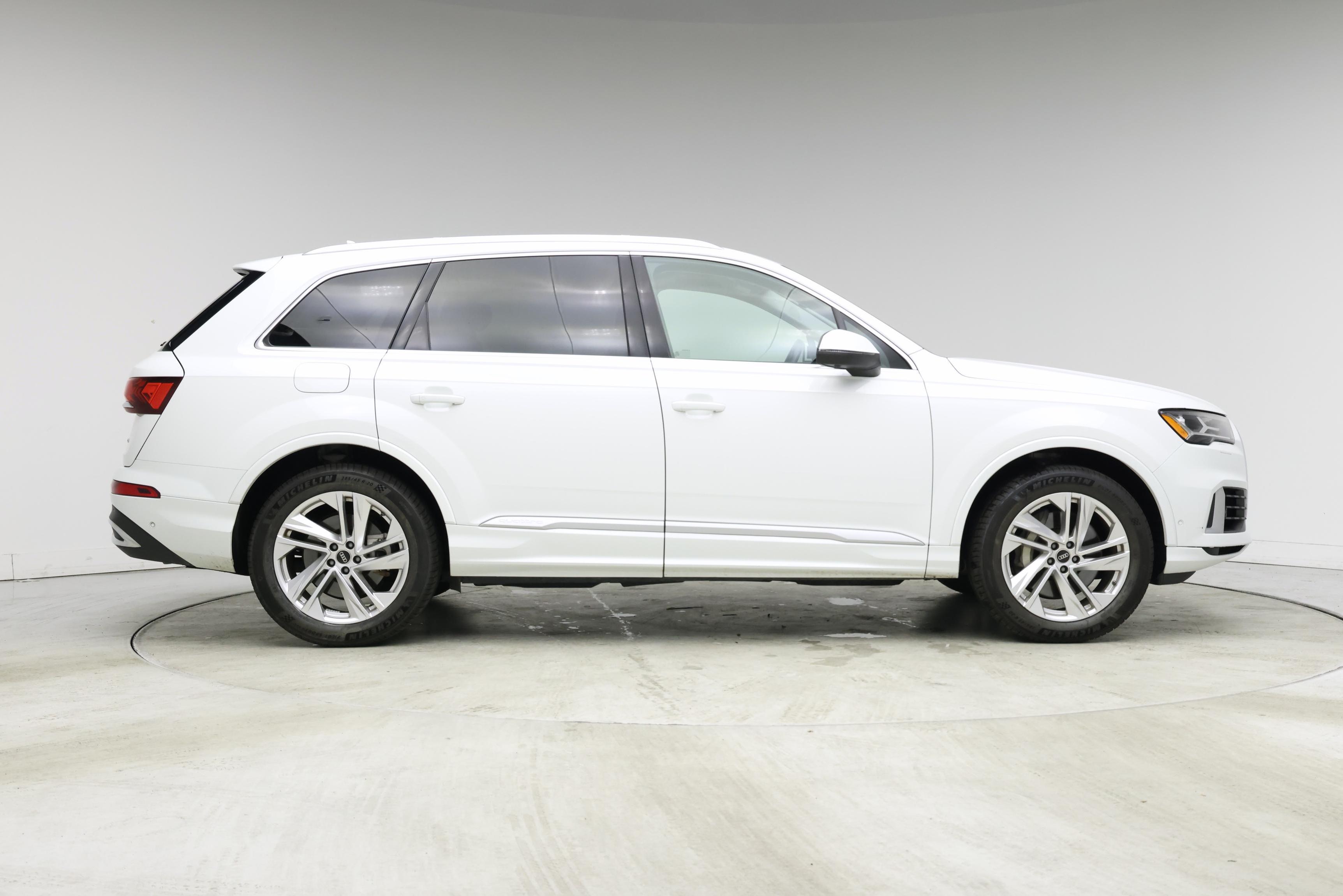 Thumbnail: 2023 Audi Q7 - 7