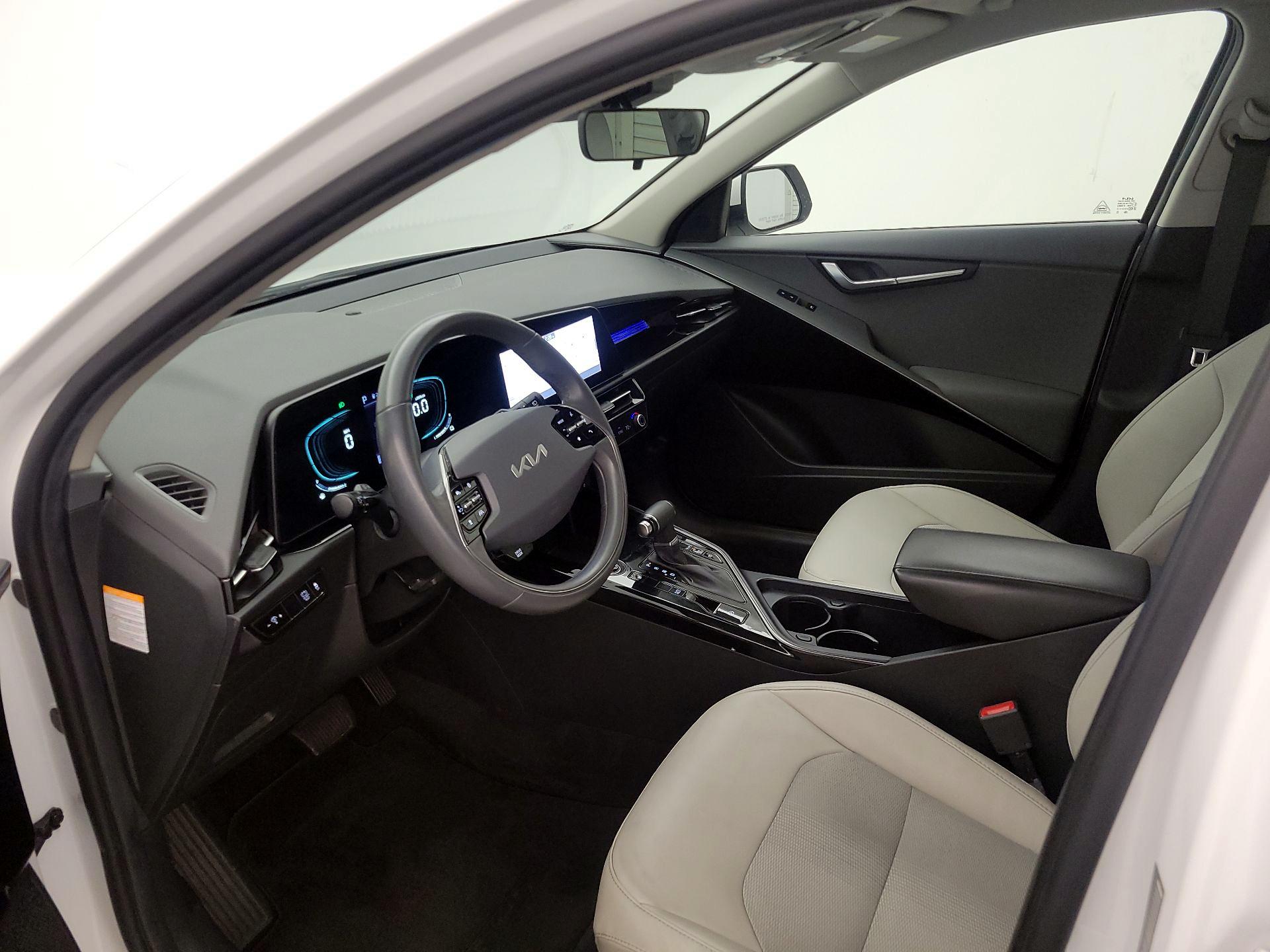 Thumbnail: 2023 Kia Niro - 11