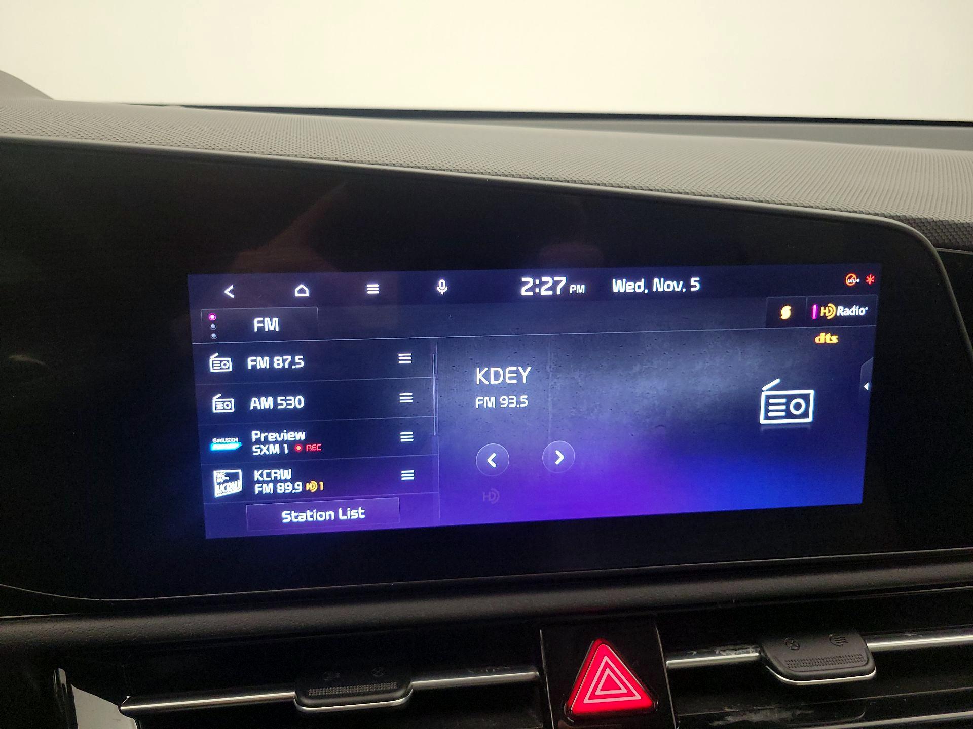 Thumbnail: 2023 Kia Niro - 16