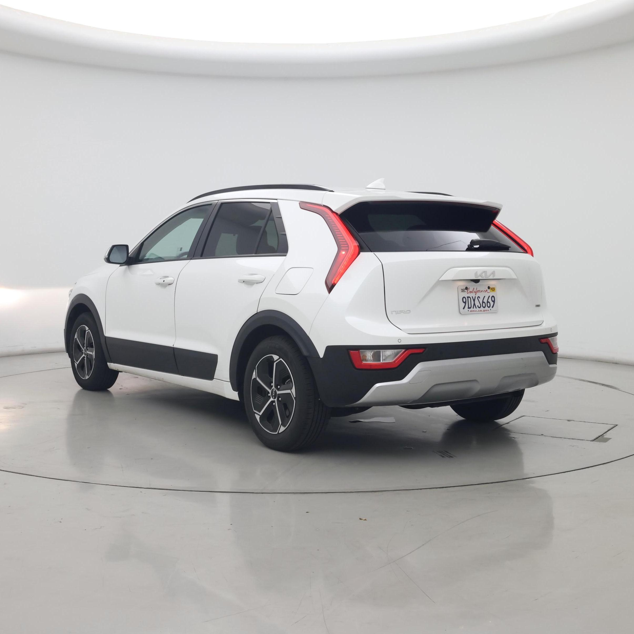 Thumbnail: 2023 Kia Niro - 2