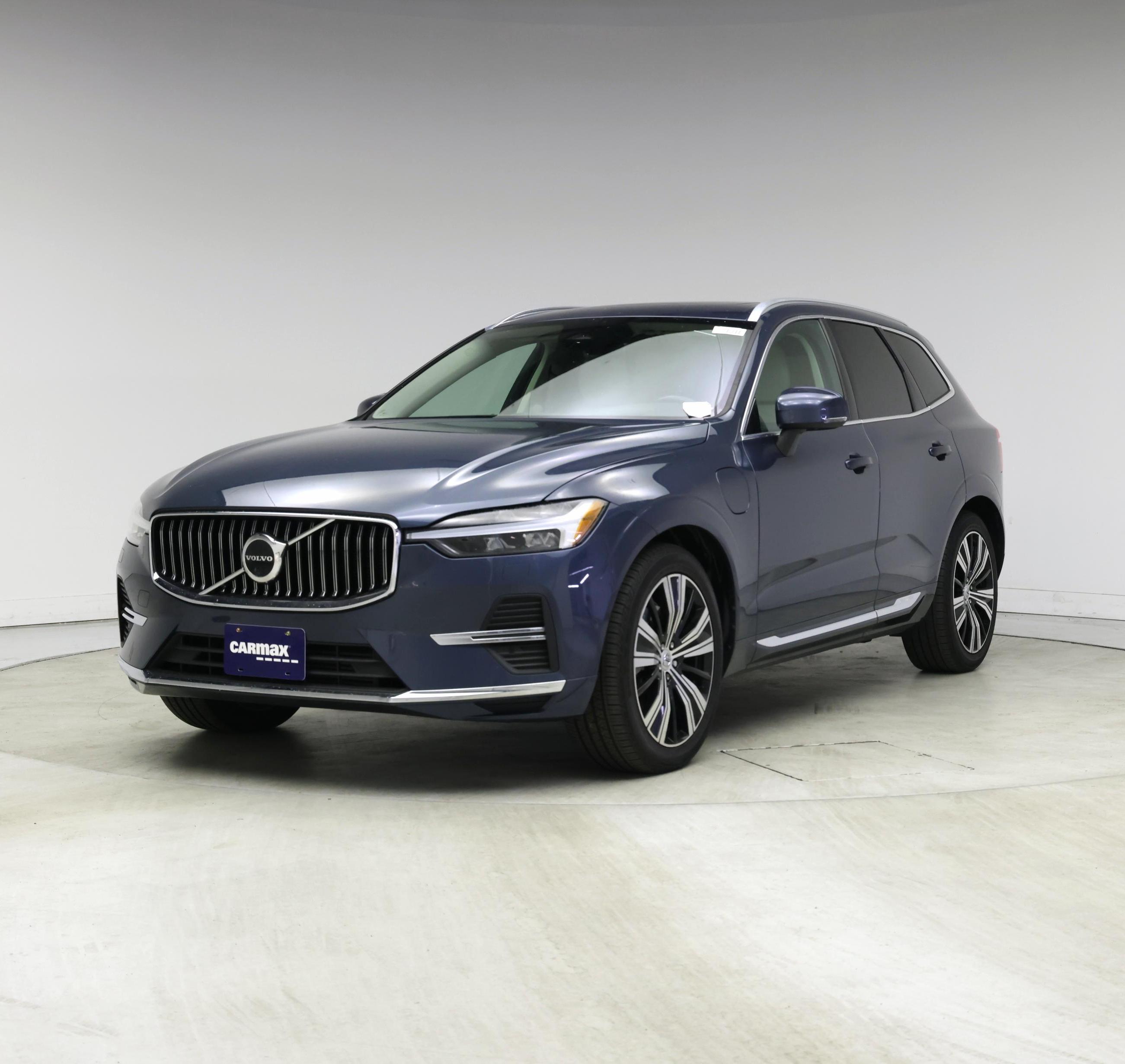Thumbnail: 2022 Volvo XC60 - 4
