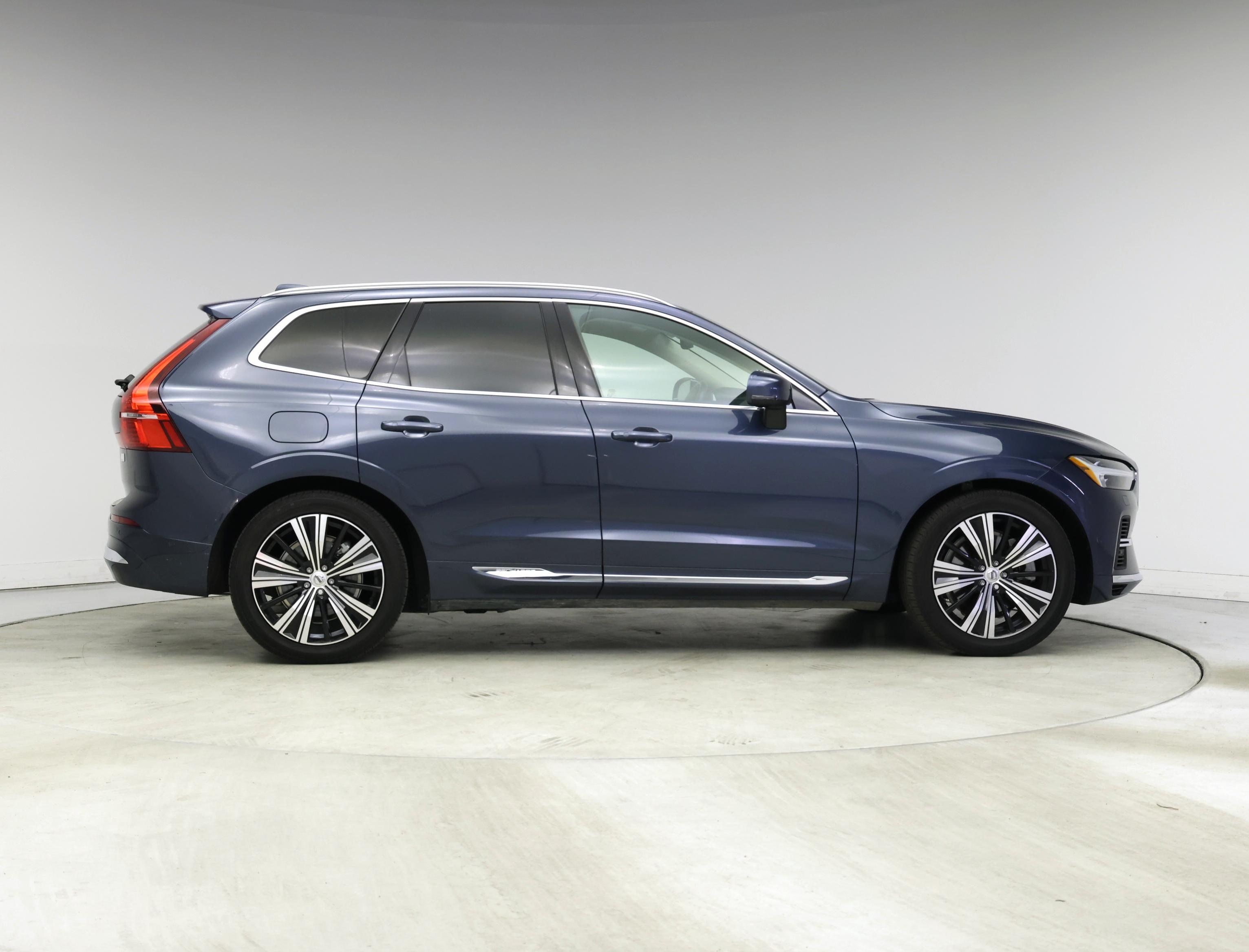 Thumbnail: 2022 Volvo XC60 - 7