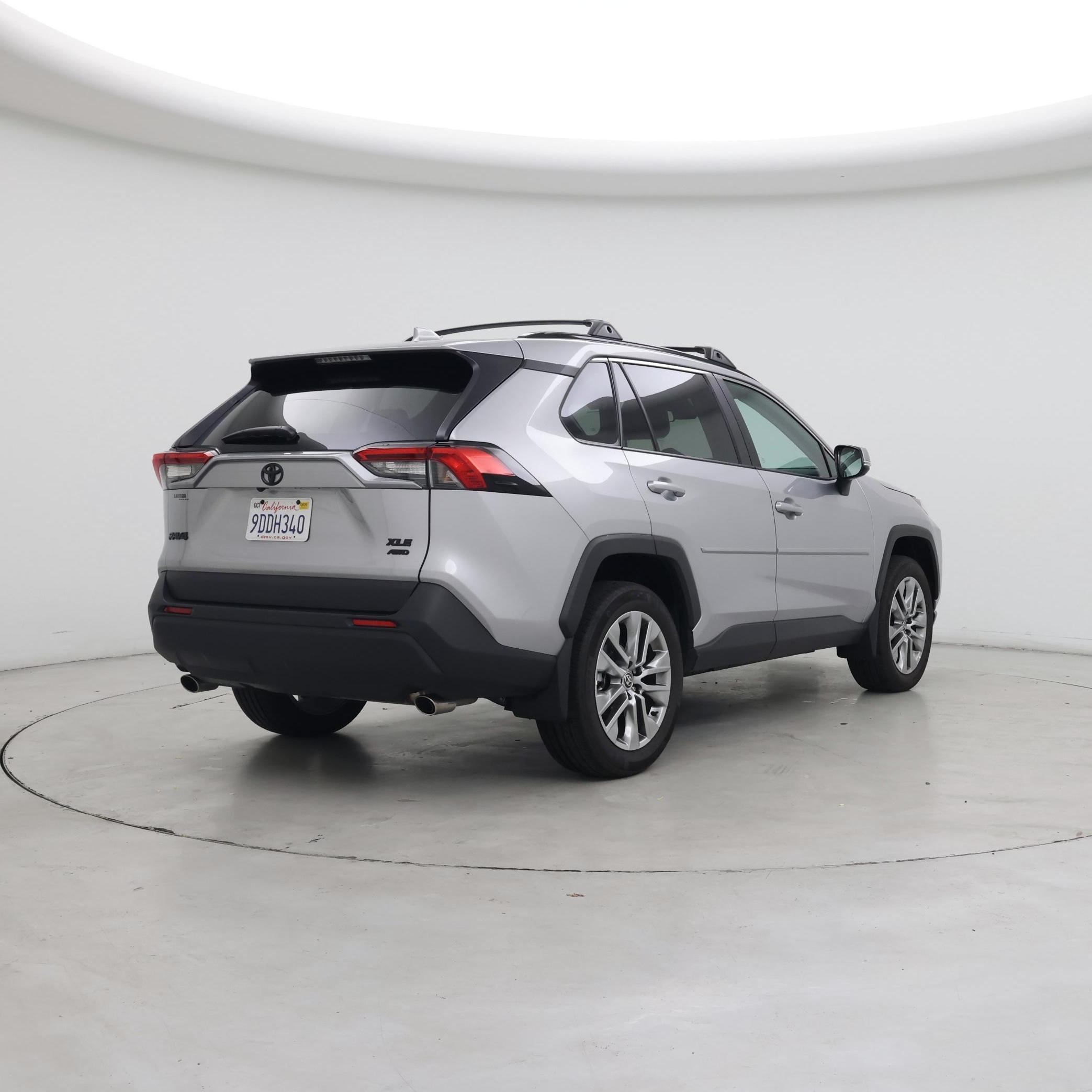 Thumbnail: 2022 Toyota RAV4 - 8