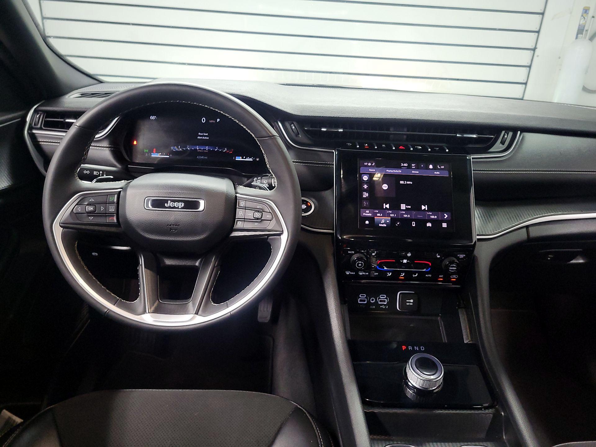 Thumbnail: 2024 Jeep Grand Cherokee L - 9