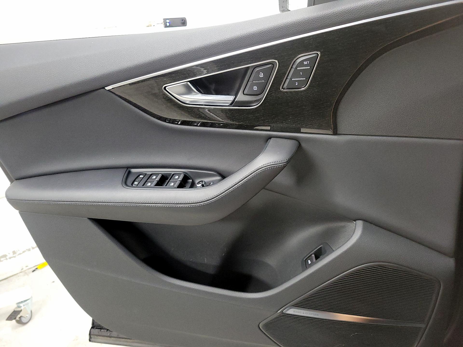 Thumbnail: 2023 Audi Q7 - 12