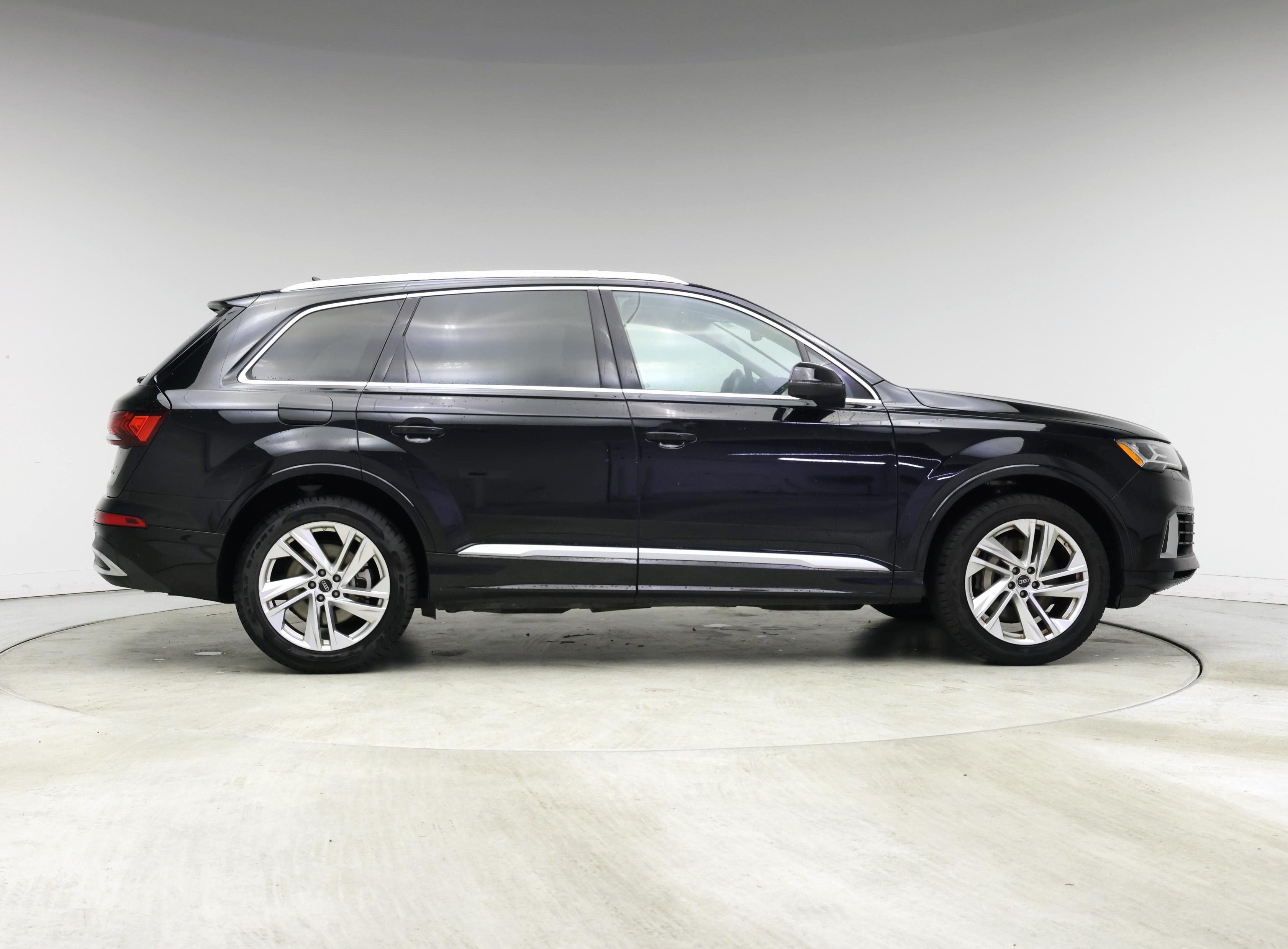 Thumbnail: 2023 Audi Q7 - 7