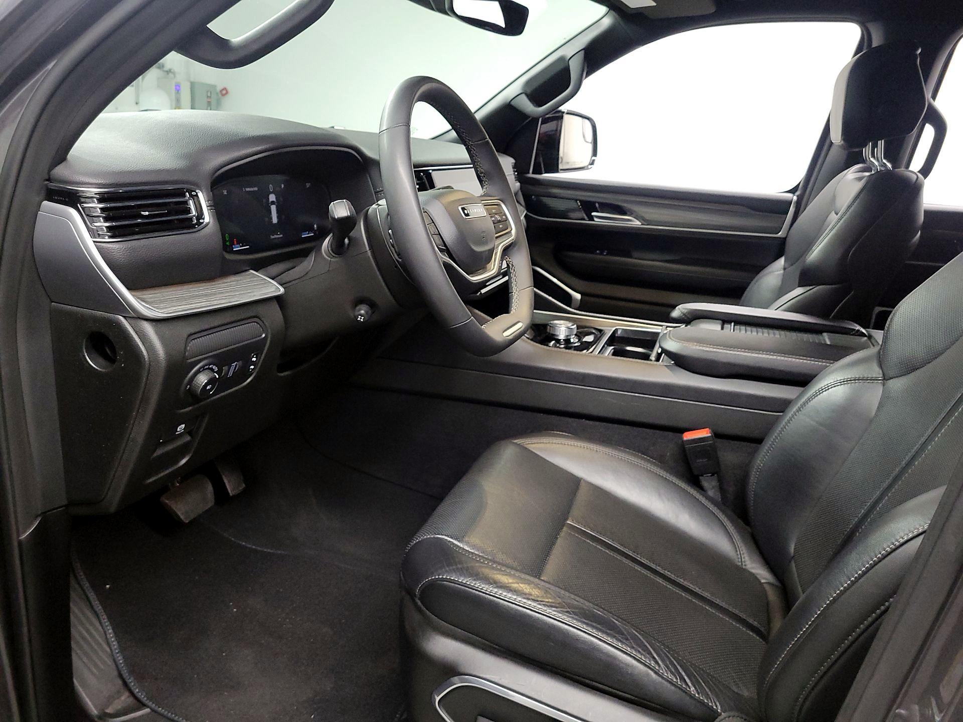 Thumbnail: 2024 Jeep Wagoneer - 11