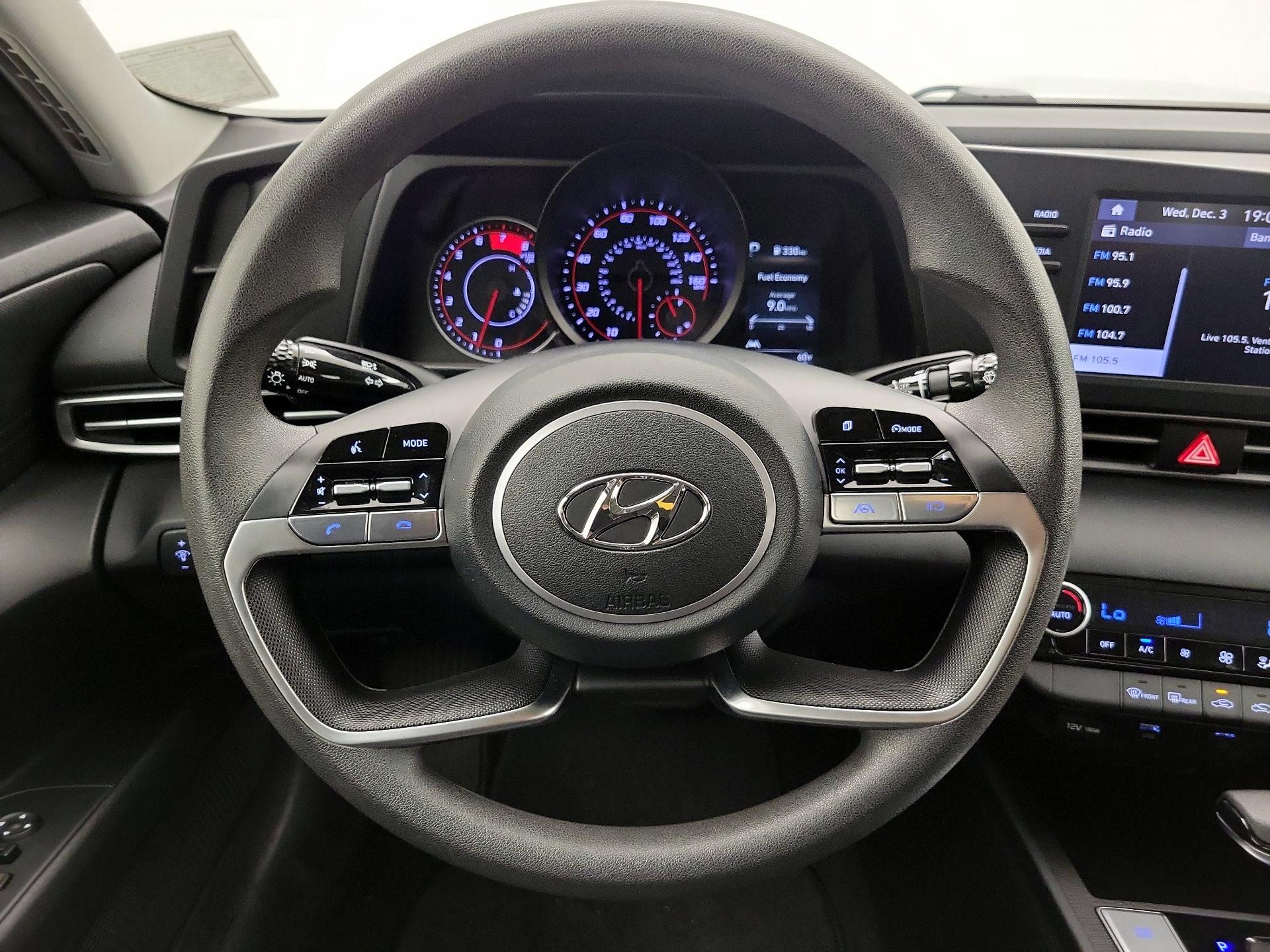 Thumbnail: 2022 Hyundai Elantra - 10