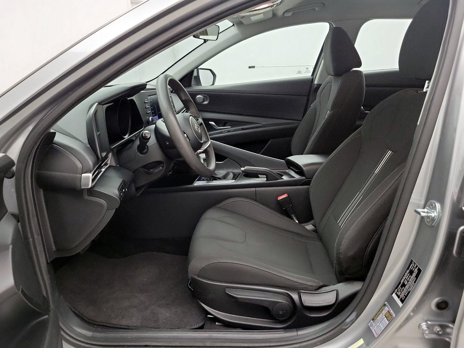 Thumbnail: 2022 Hyundai Elantra - 11