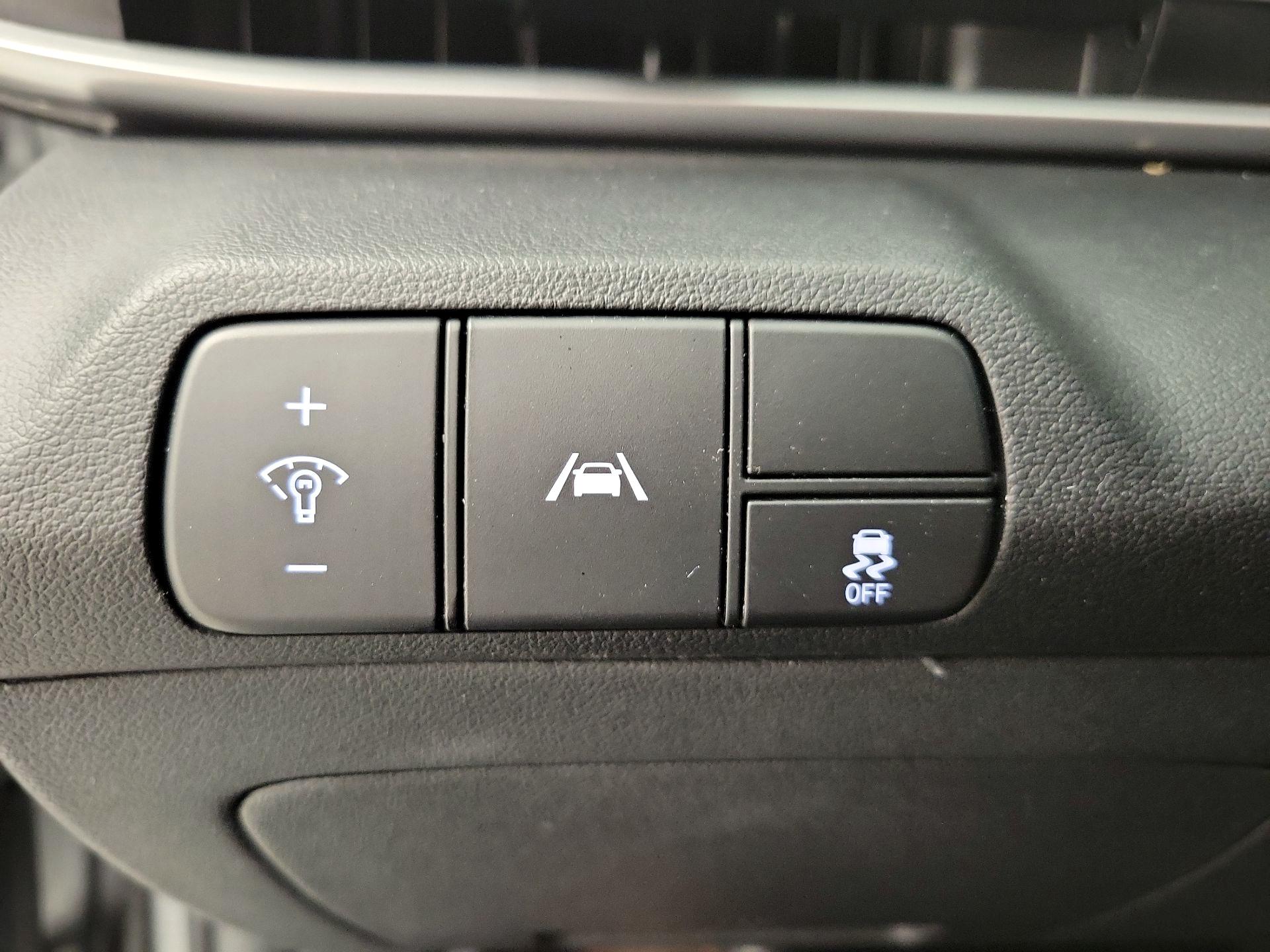 Thumbnail: 2022 Hyundai Elantra - 13