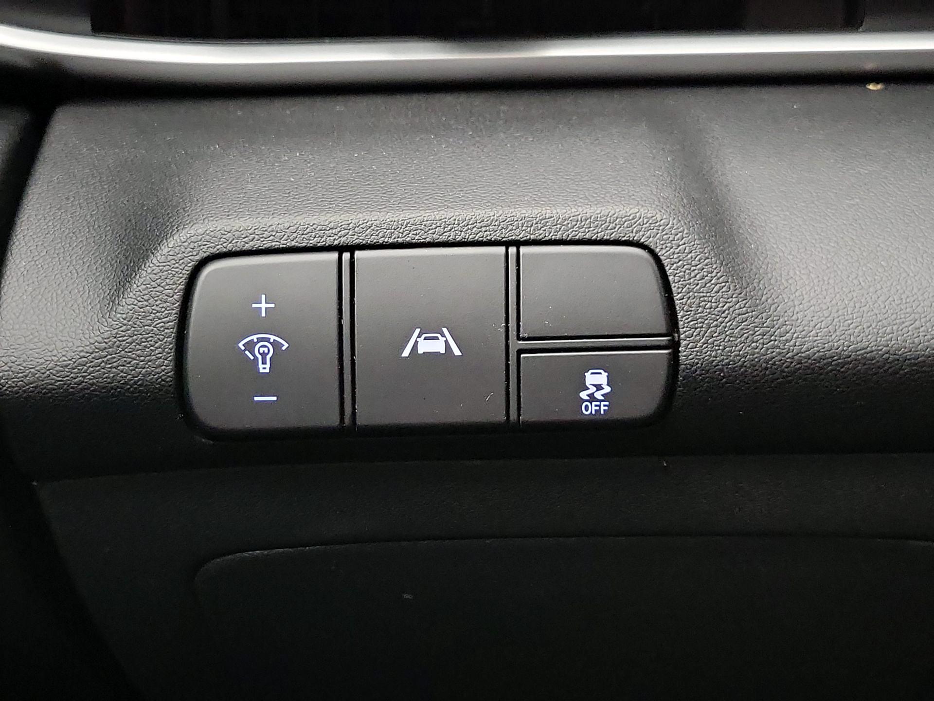 Thumbnail: 2022 Hyundai Elantra - 14