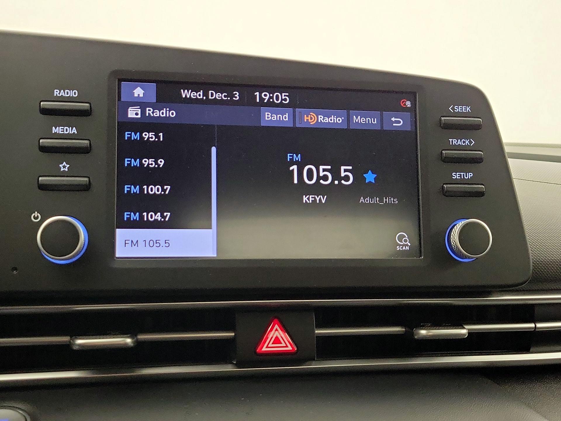 Thumbnail: 2022 Hyundai Elantra - 16