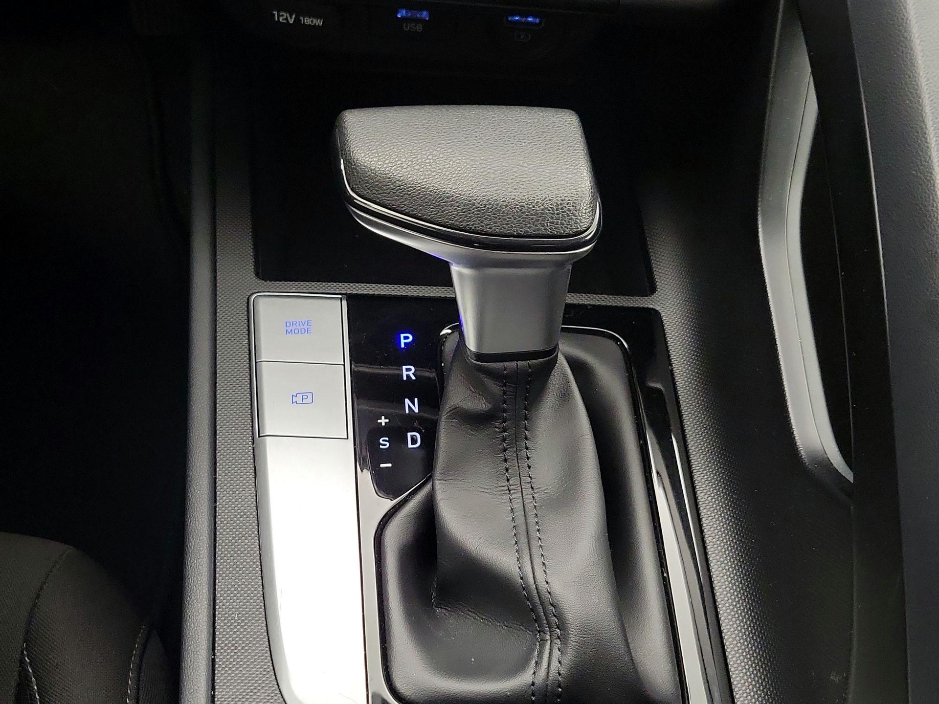 Thumbnail: 2022 Hyundai Elantra - 18