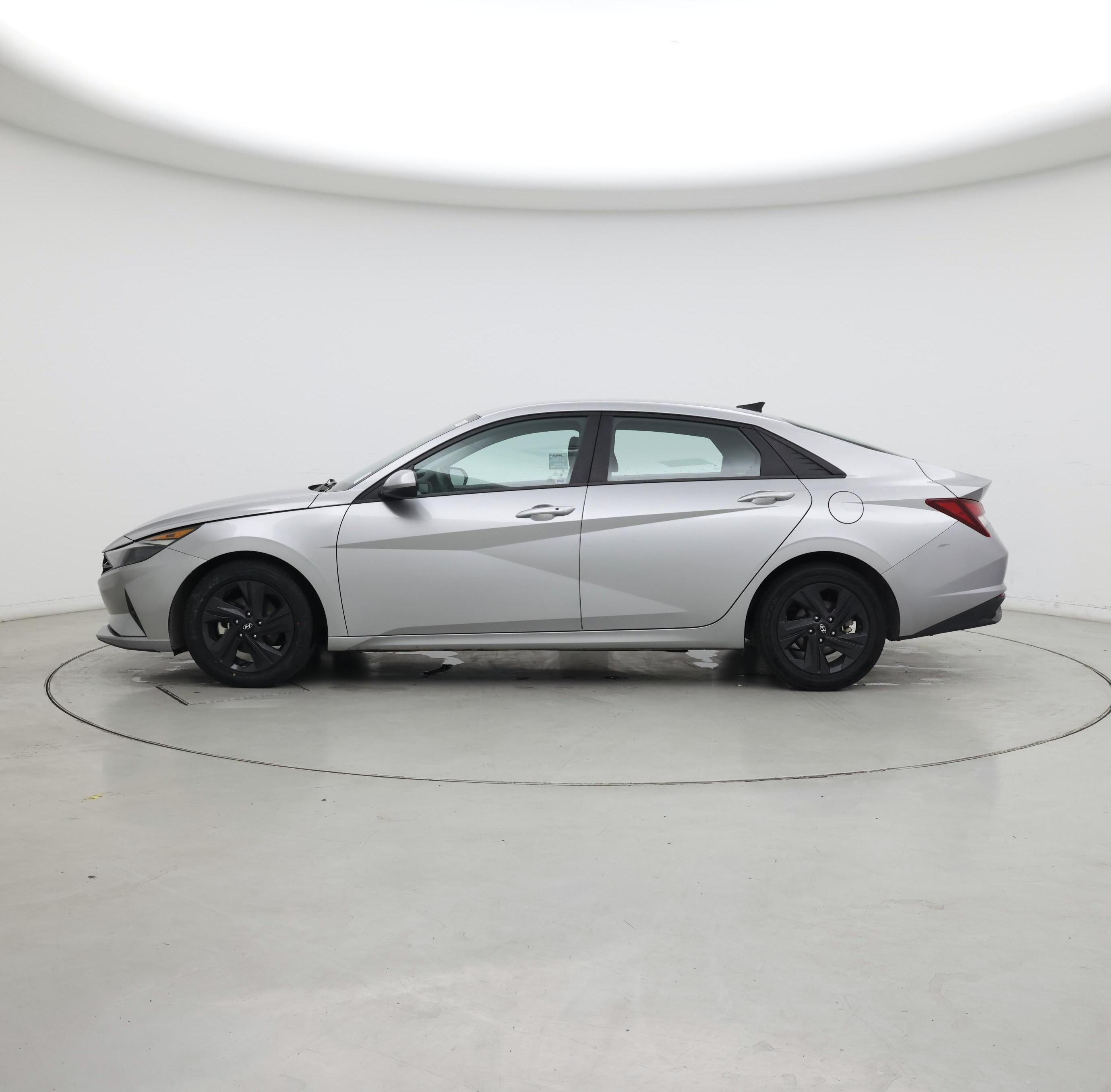 Thumbnail: 2022 Hyundai Elantra - 3