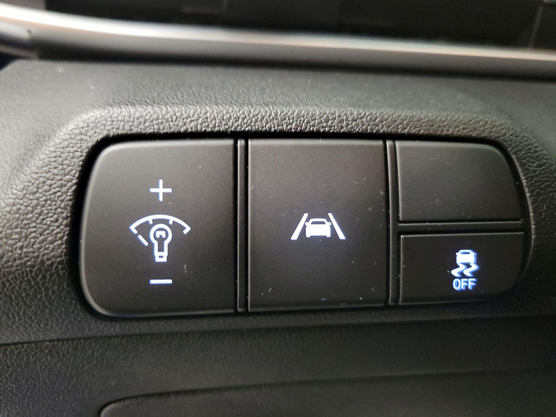 Thumbnail: 2022 Hyundai Elantra - 13