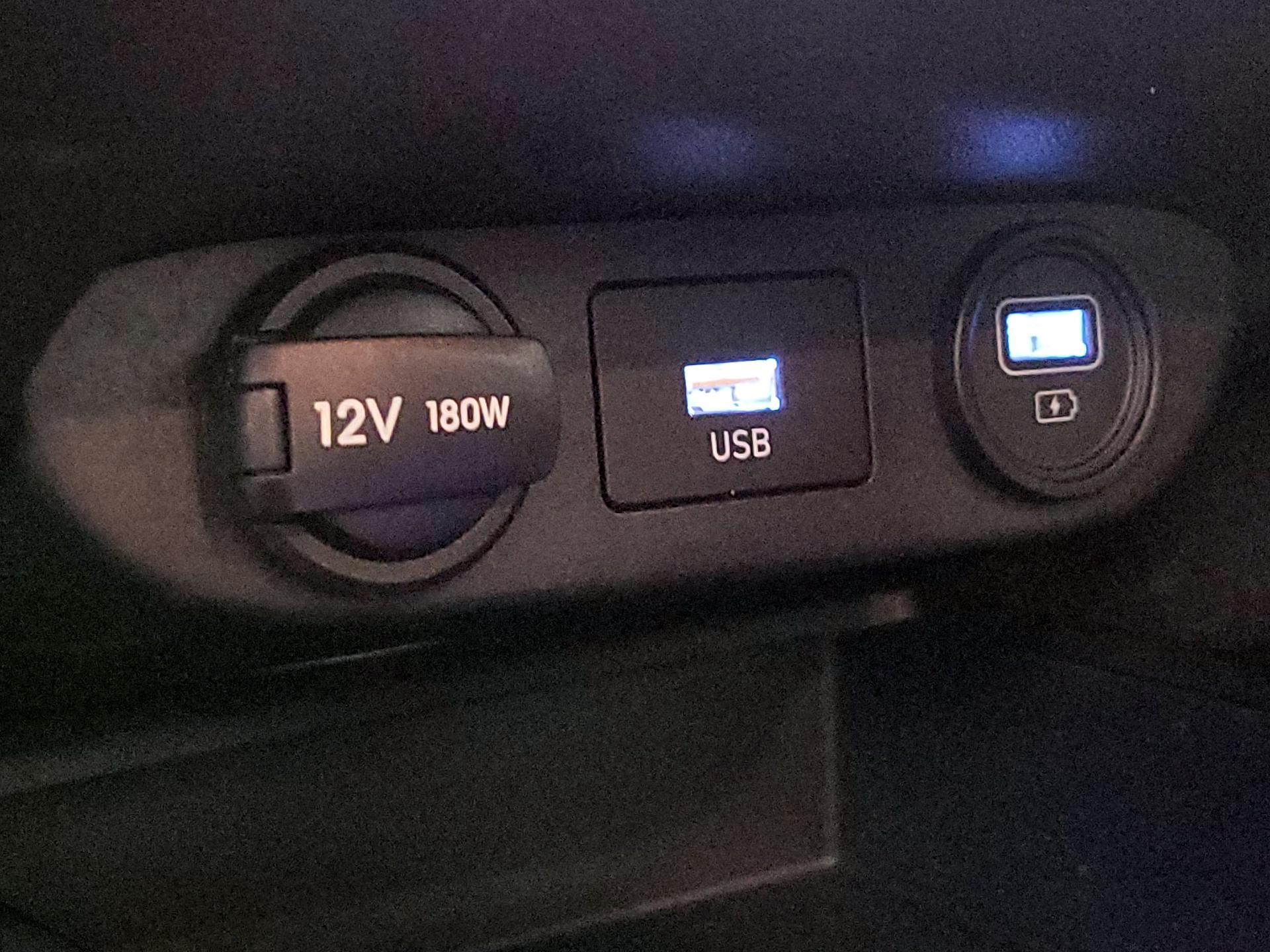 Thumbnail: 2022 Hyundai Elantra - 18