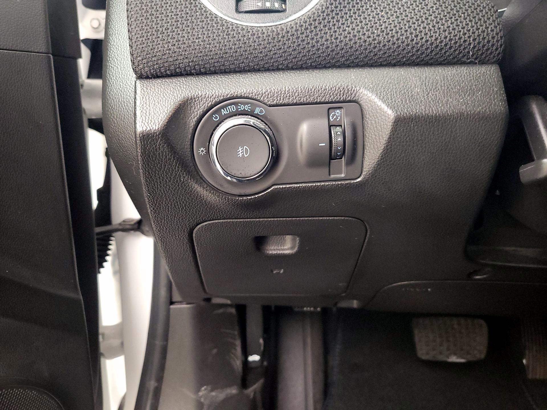 Thumbnail: 2016 Chevrolet Cruze - 13