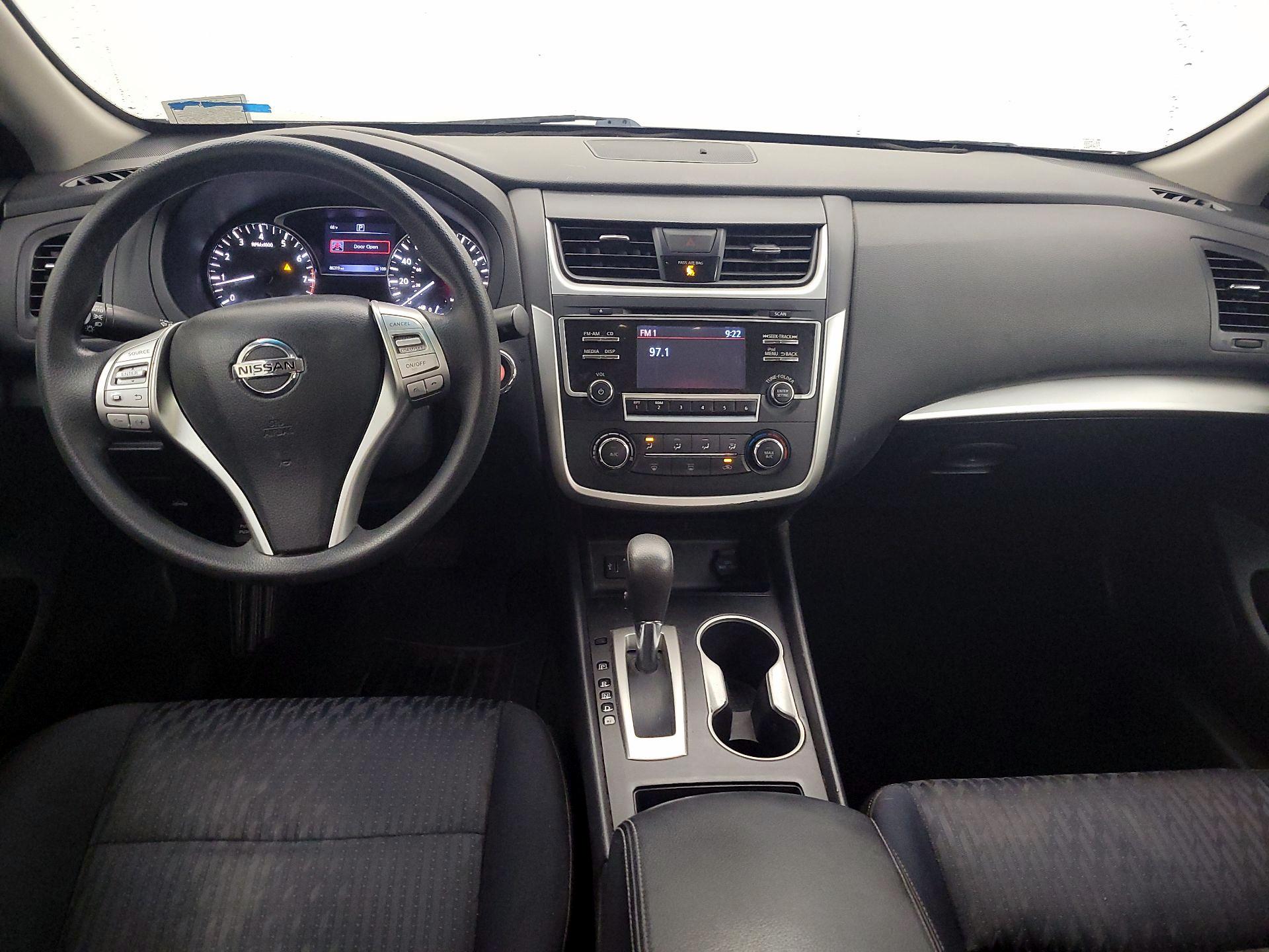 Thumbnail: 2017 Nissan Altima - 9