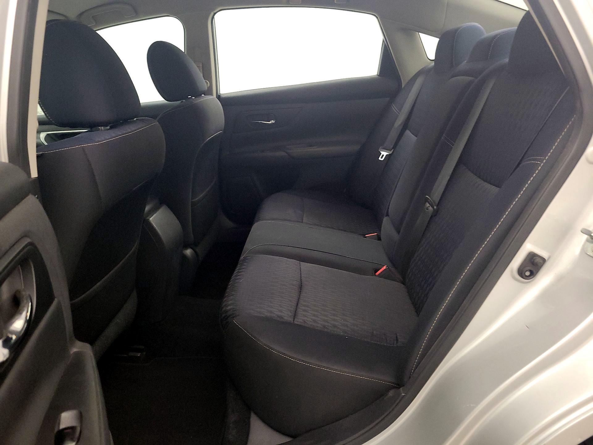 Thumbnail: 2017 Nissan Altima - 19