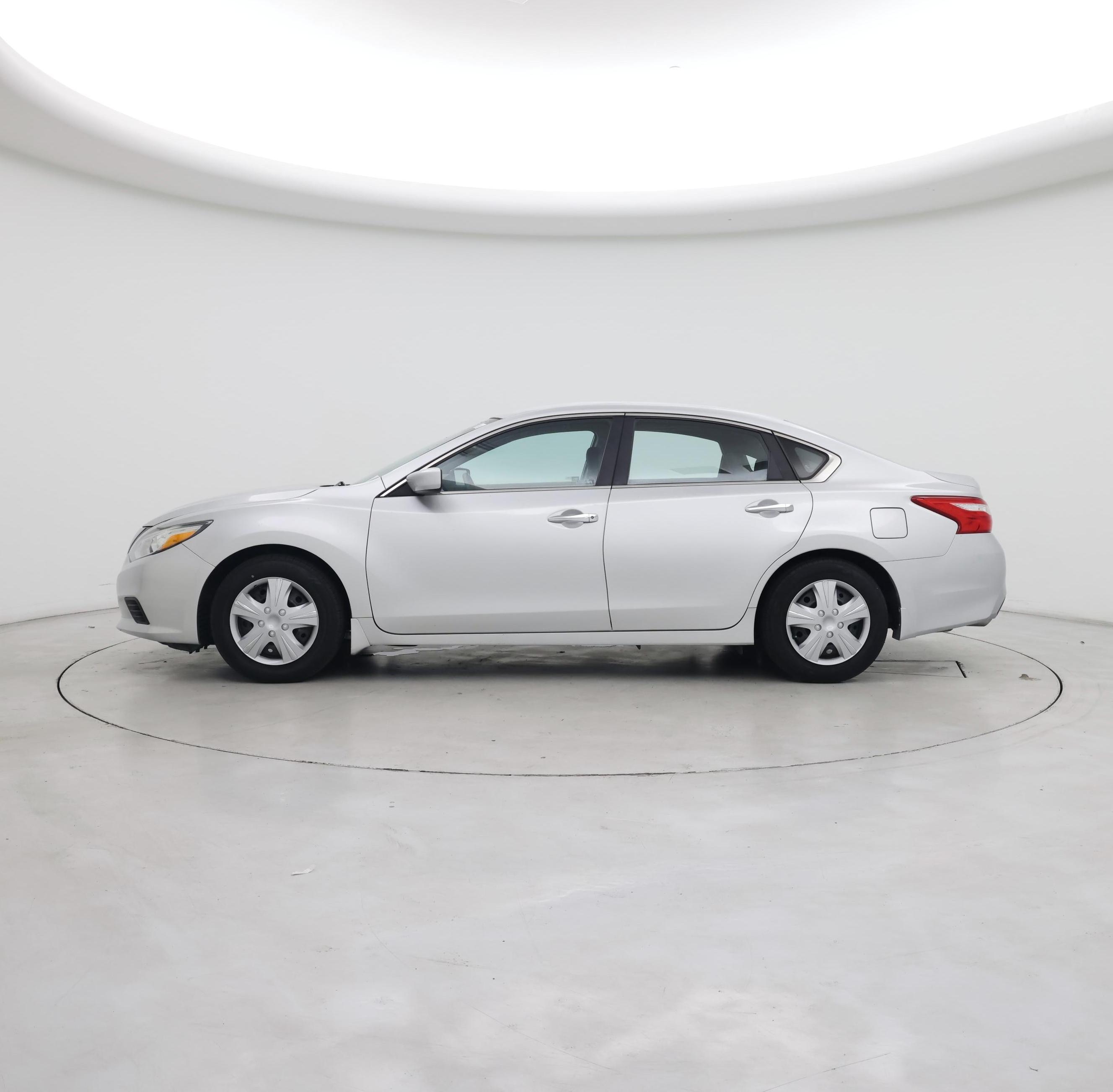 Thumbnail: 2017 Nissan Altima - 3