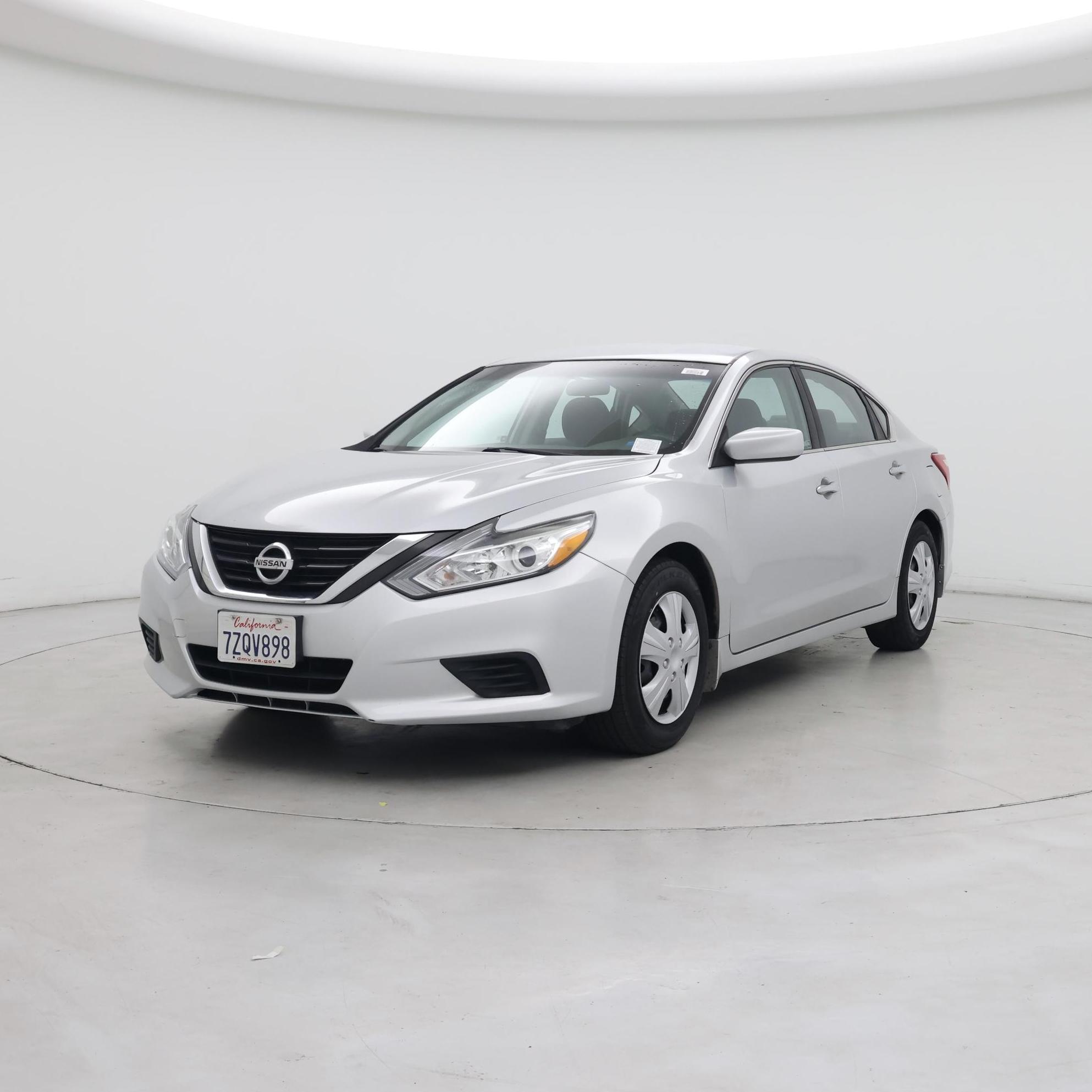 Thumbnail: 2017 Nissan Altima - 4