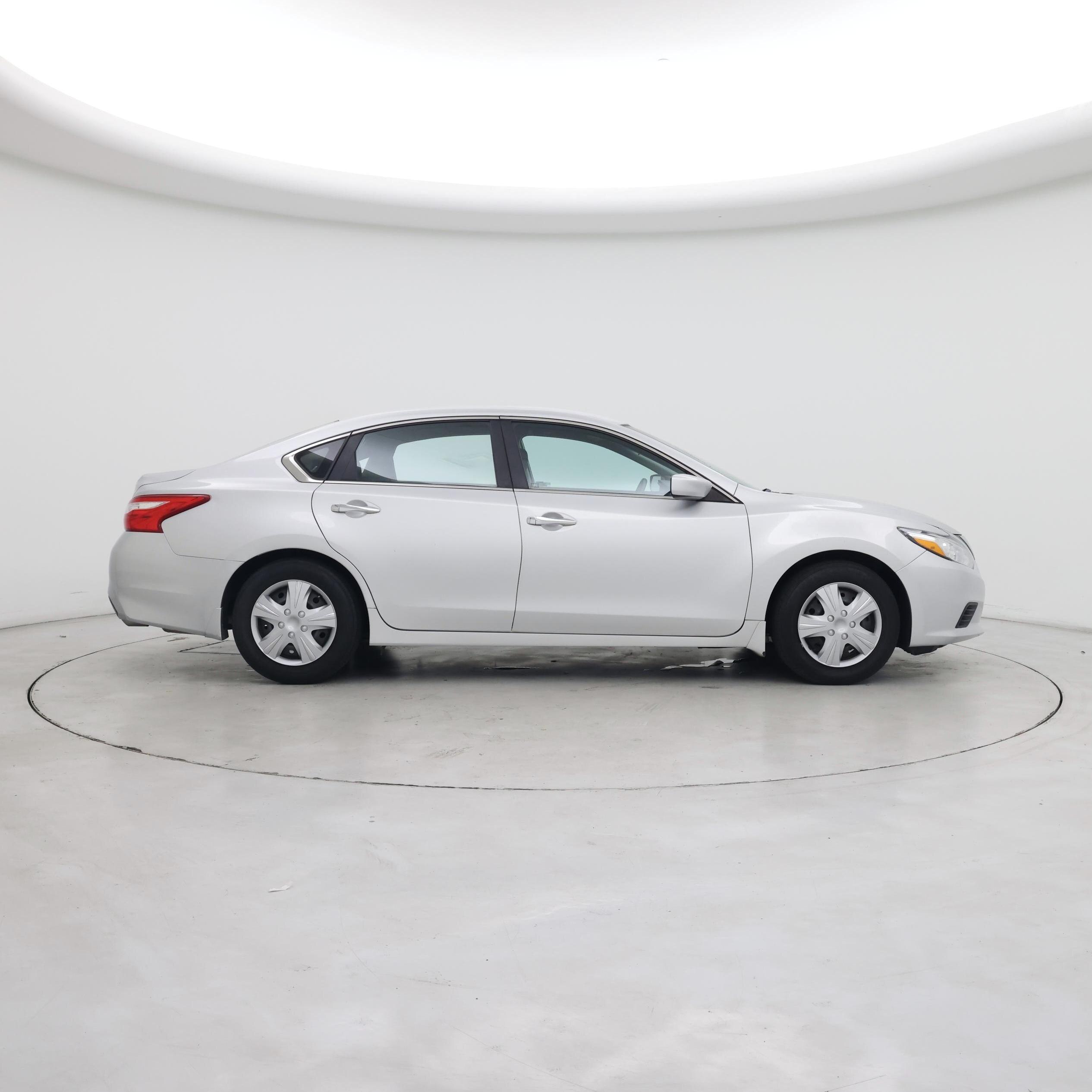 Thumbnail: 2017 Nissan Altima - 7