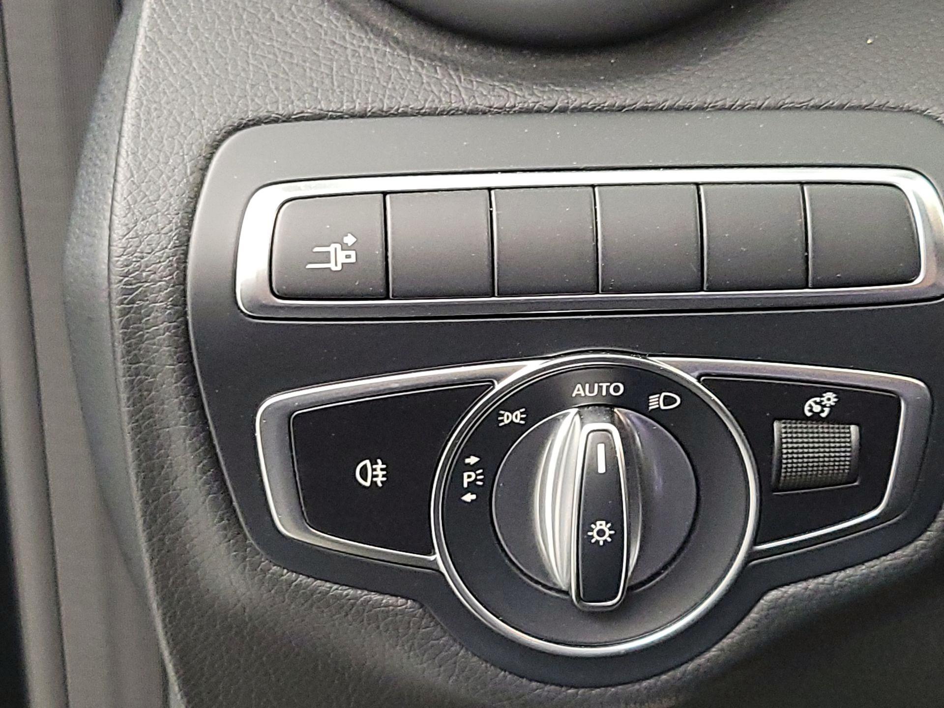 Thumbnail: 2021 Mercedes-Benz C-Class - 13