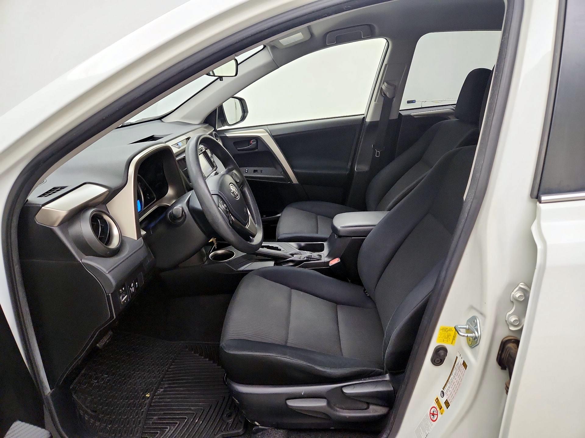 Thumbnail: 2014 Toyota RAV4 - 11