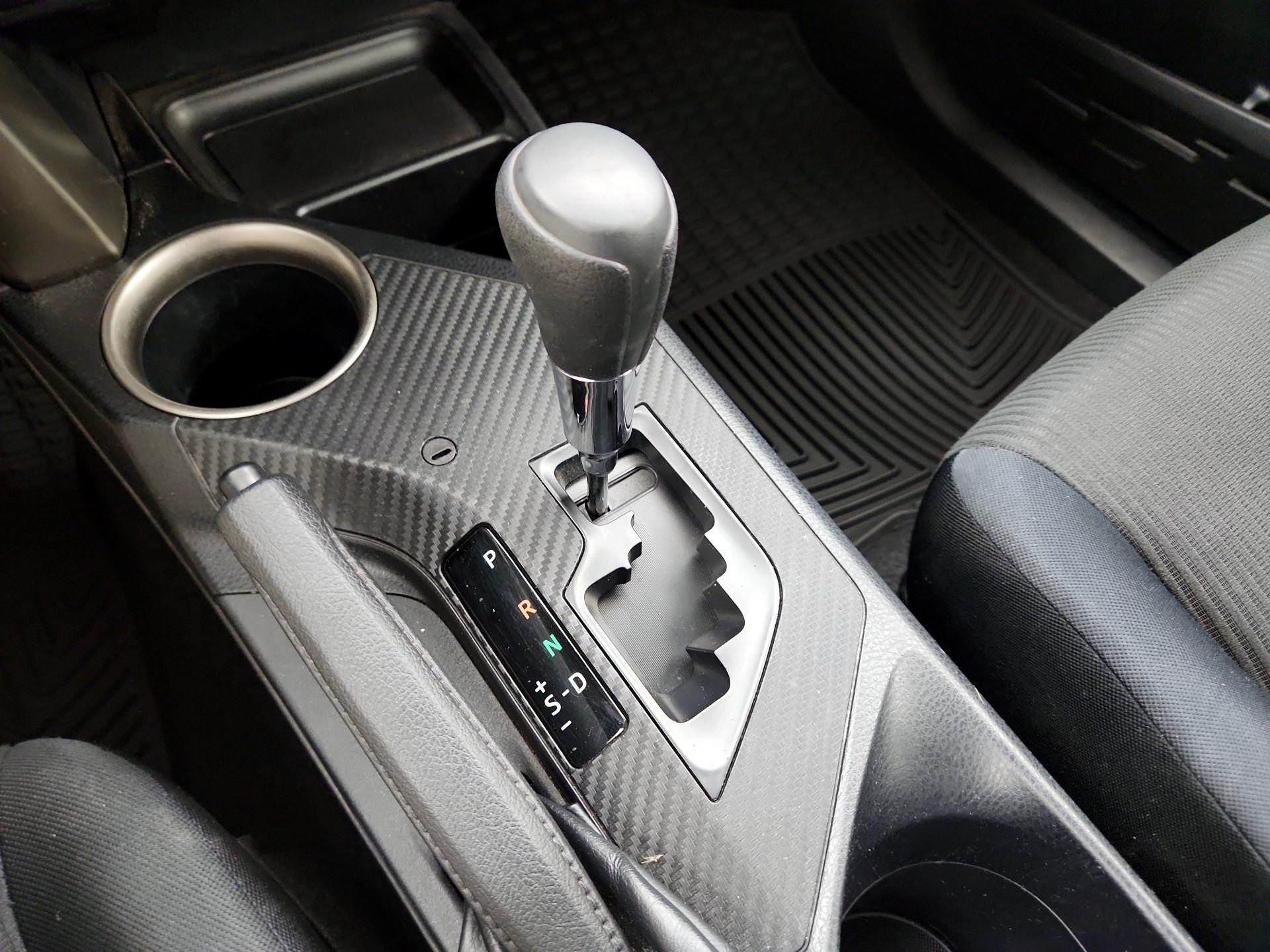 Thumbnail: 2014 Toyota RAV4 - 17