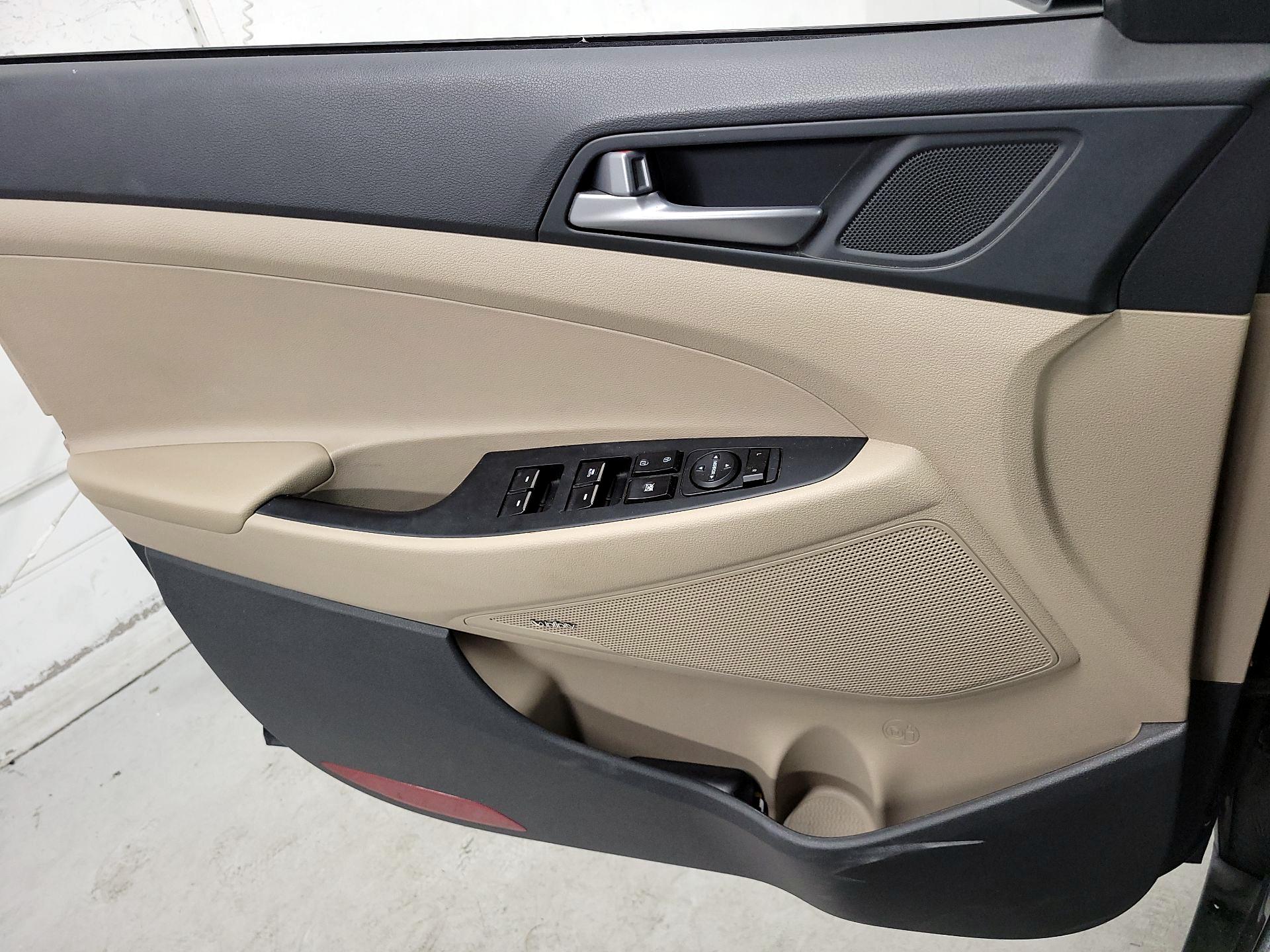 Thumbnail: 2017 Hyundai Tucson - 12