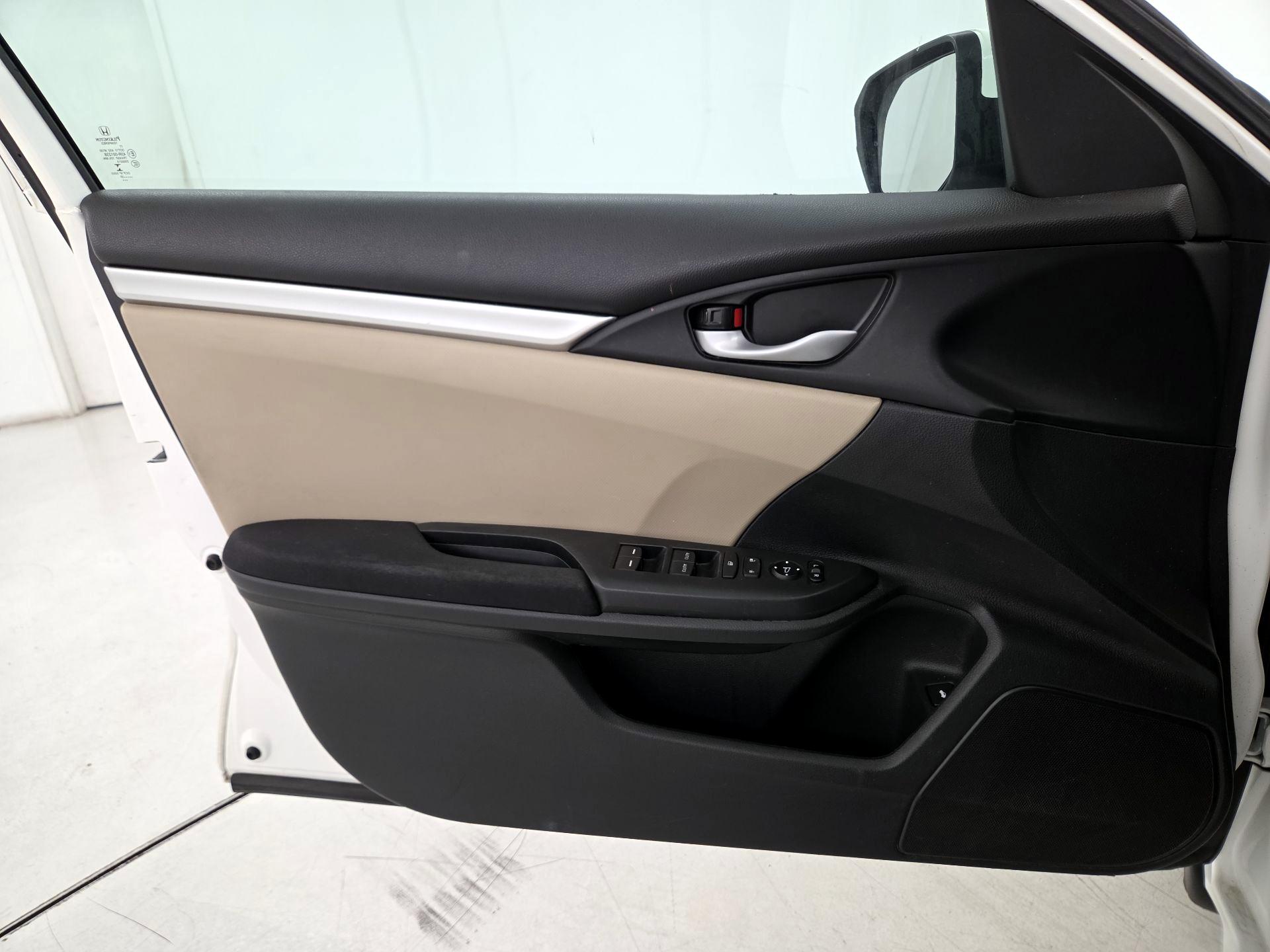 Thumbnail: 2017 Honda Civic - 12