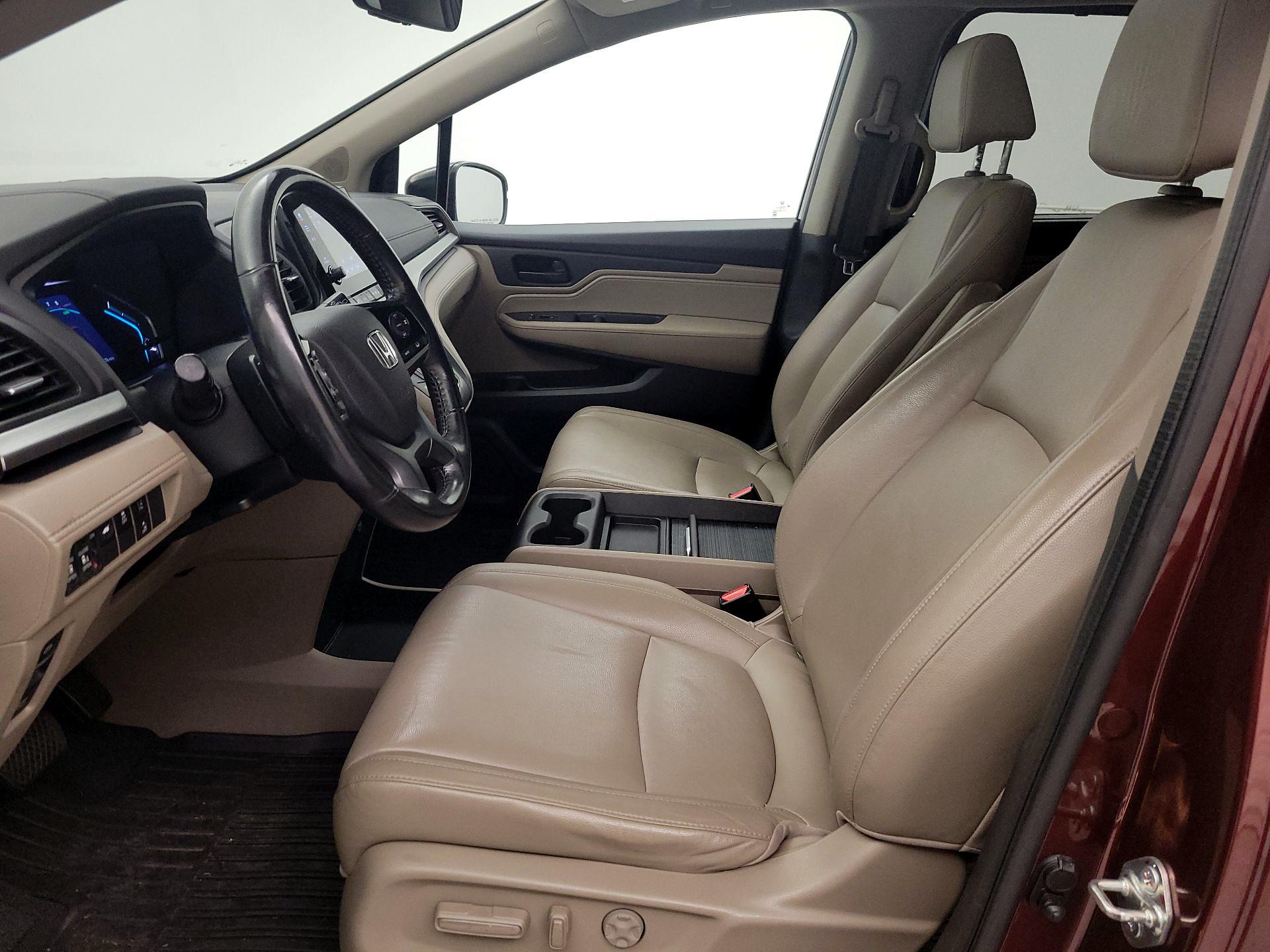 Thumbnail: 2018 Honda Odyssey - 9