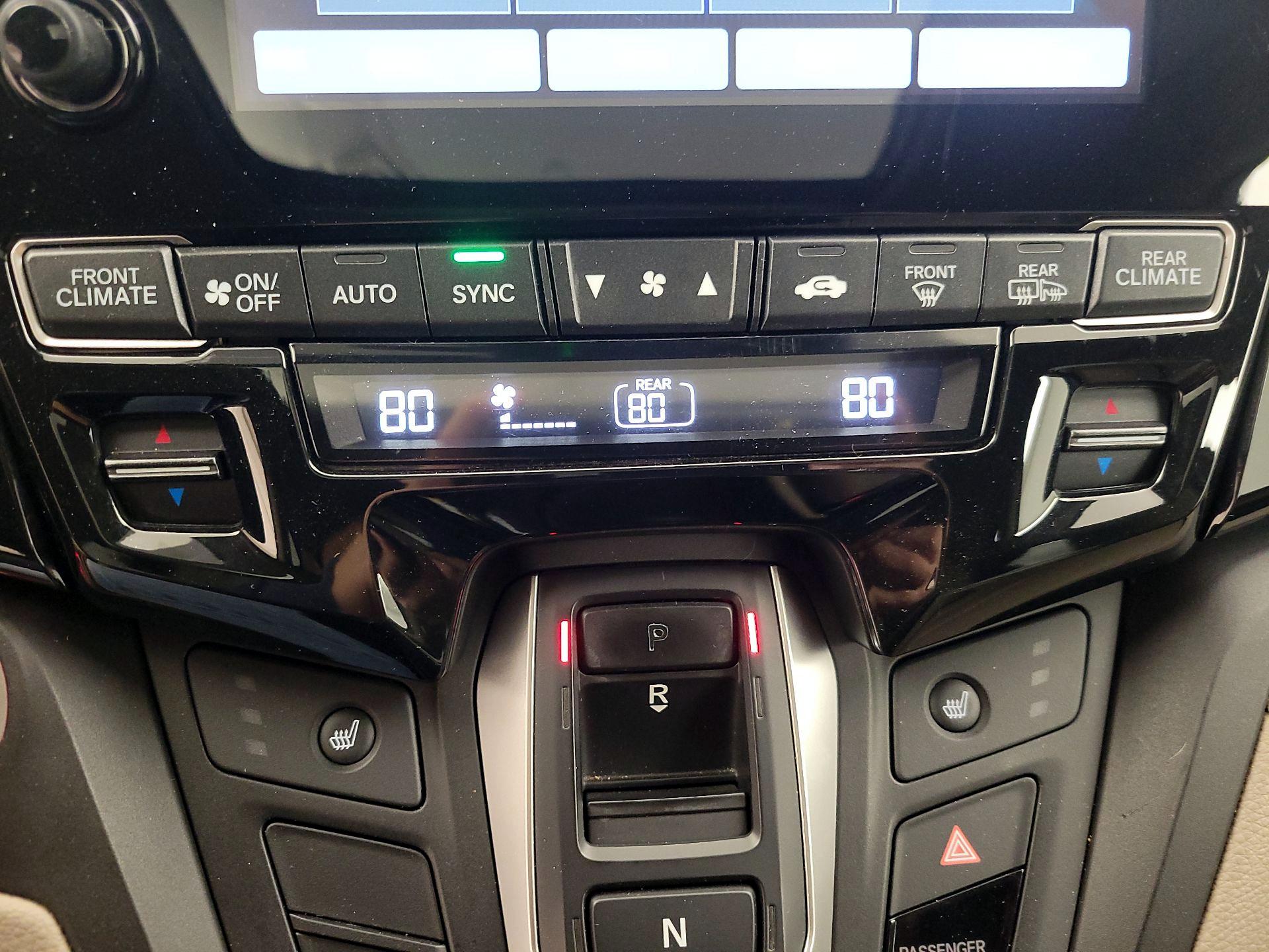 Thumbnail: 2018 Honda Odyssey - 14