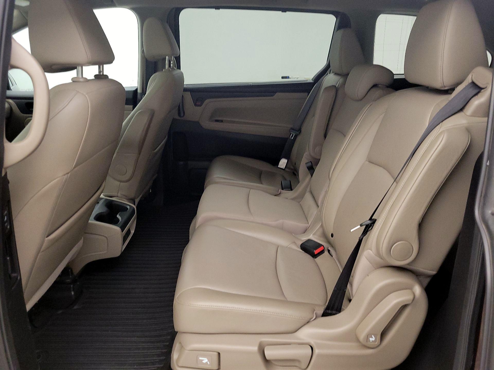 Thumbnail: 2018 Honda Odyssey - 17