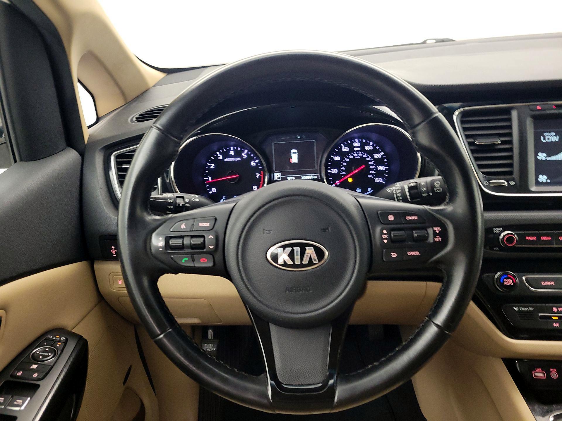 Thumbnail: 2016 Kia Sedona - 10