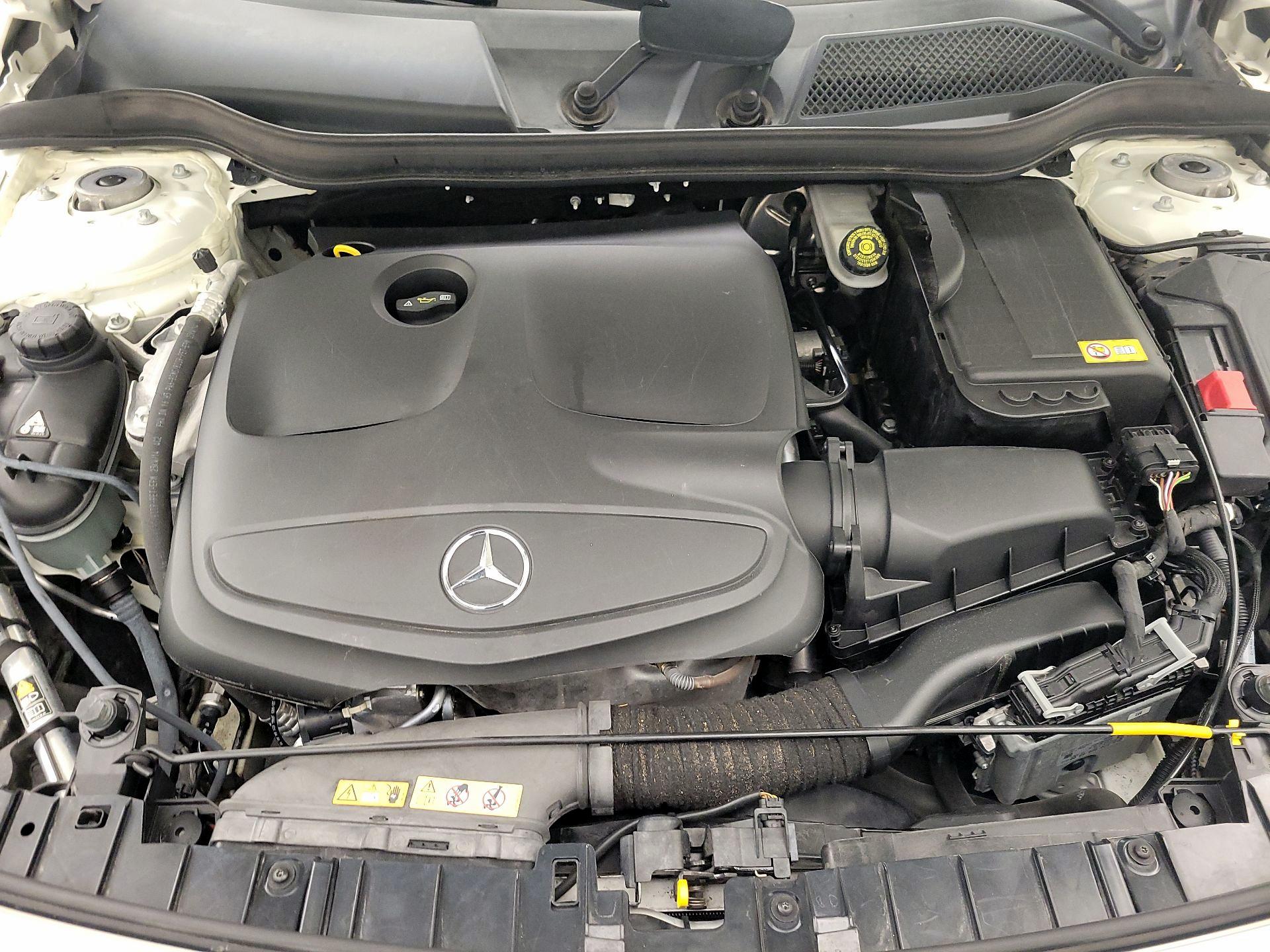 Thumbnail: 2015 Mercedes-Benz GLA - 19