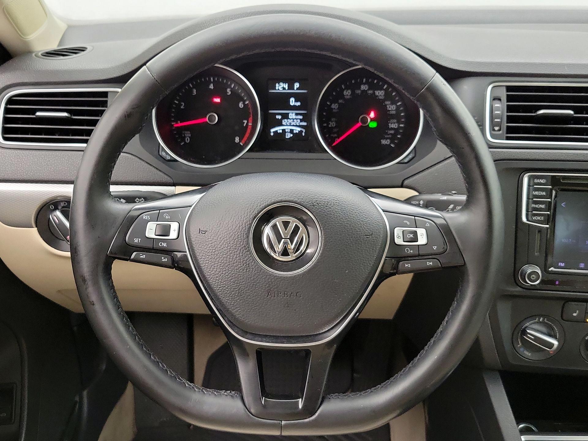 Thumbnail: 2016 Volkswagen Jetta - 10