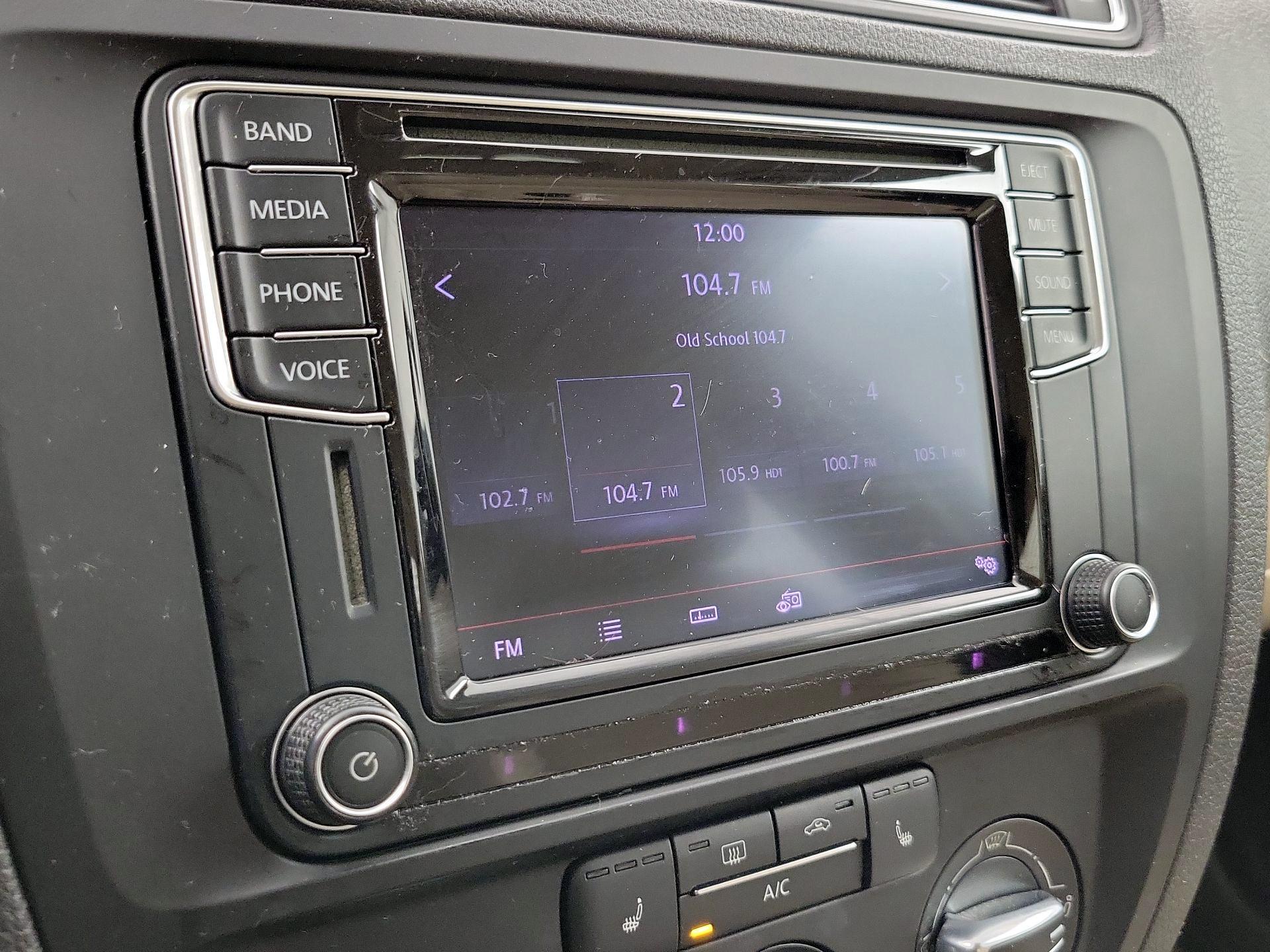 Thumbnail: 2016 Volkswagen Jetta - 15