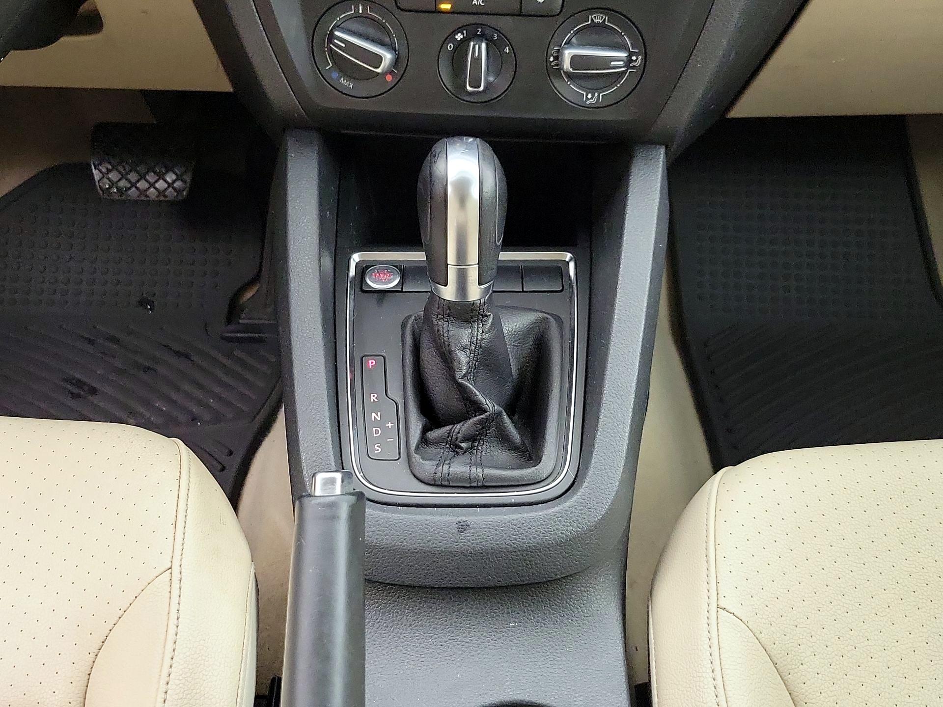 Thumbnail: 2016 Volkswagen Jetta - 17